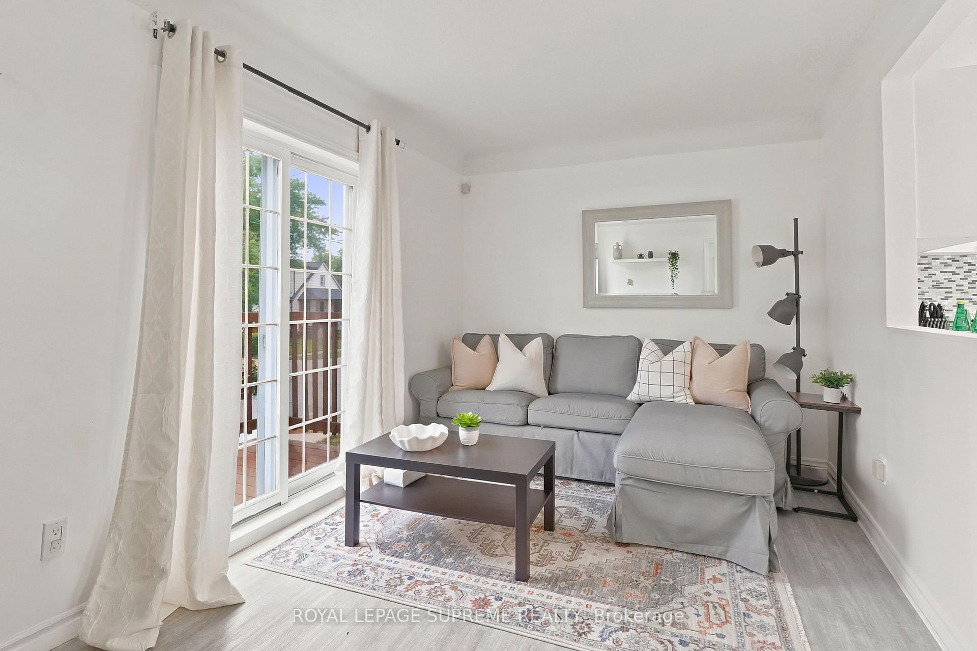 Photo 25 of 24 Alexandra Boulevard, St. Catharines, Secord Woods — HOMEH