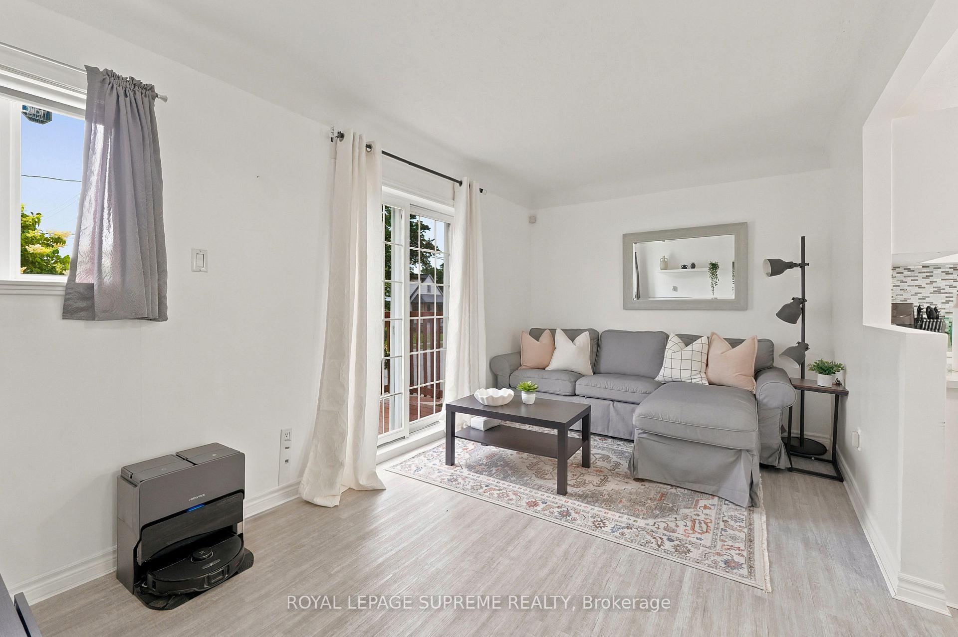 Photo 26 of 24 Alexandra Boulevard, St. Catharines, Secord Woods — HOMEH