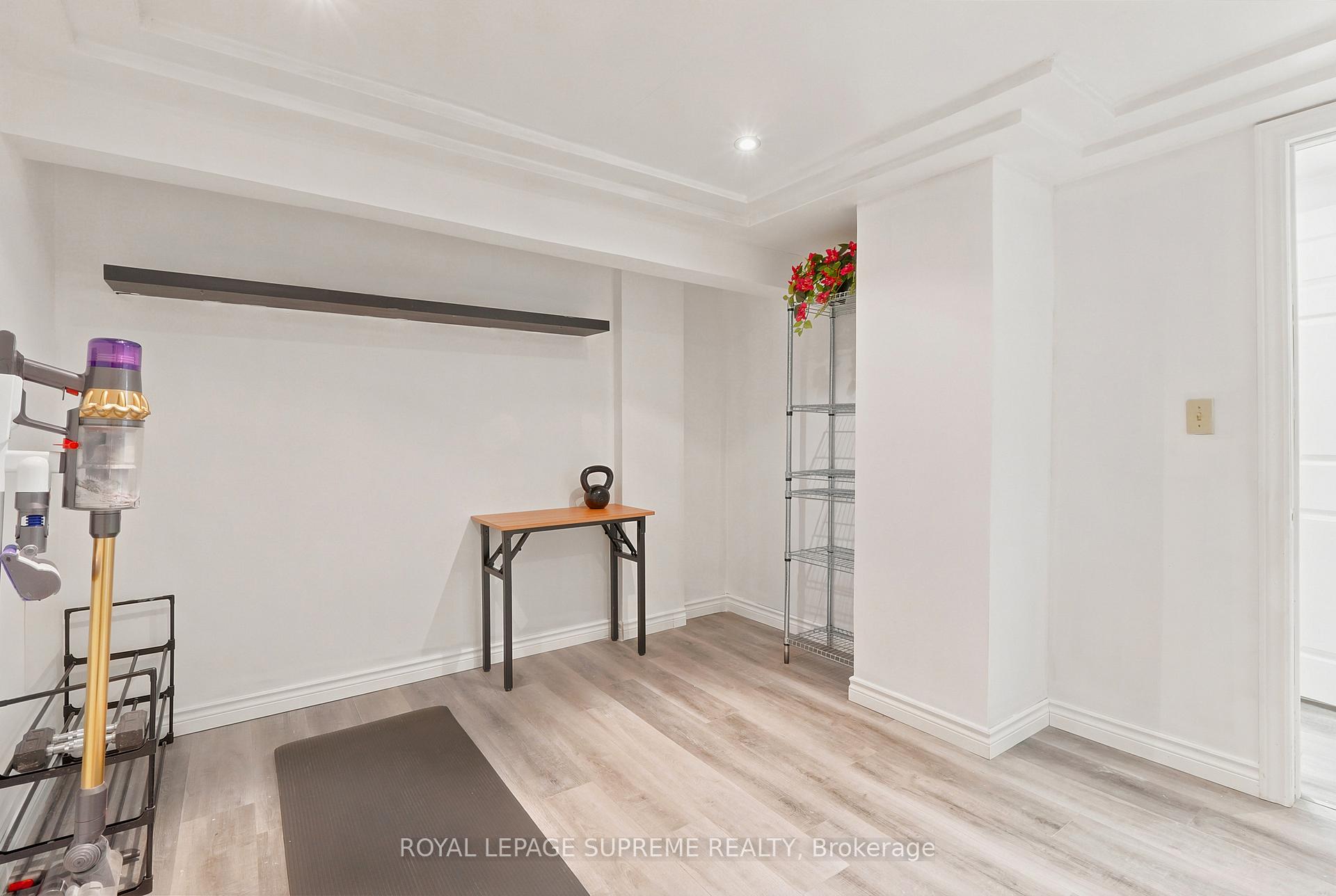 Photo 37 of 24 Alexandra Boulevard, St. Catharines, Secord Woods — HOMEH