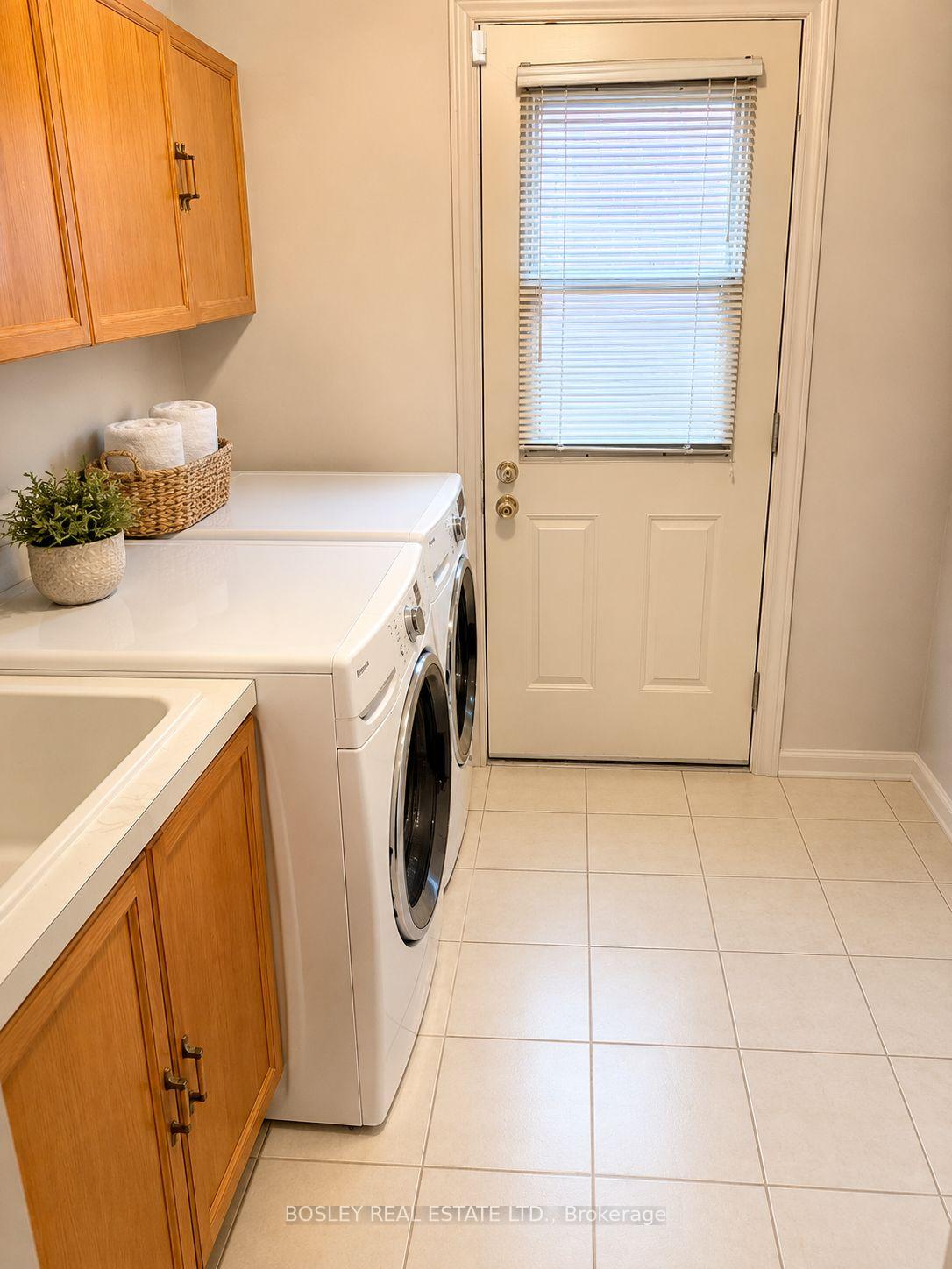 Photo 14 of 1606 Heritage Way, Oakville, Glen Abbey — HOMEH