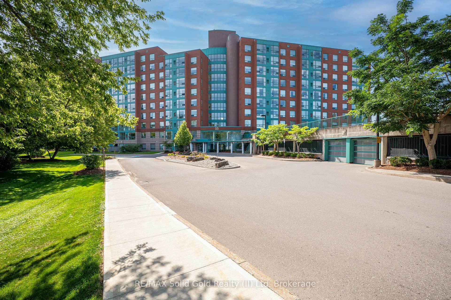 Photo 5 of Unit 611, 55 Blue Springs Drive, Waterloo, Colonial Acres — HOMEH