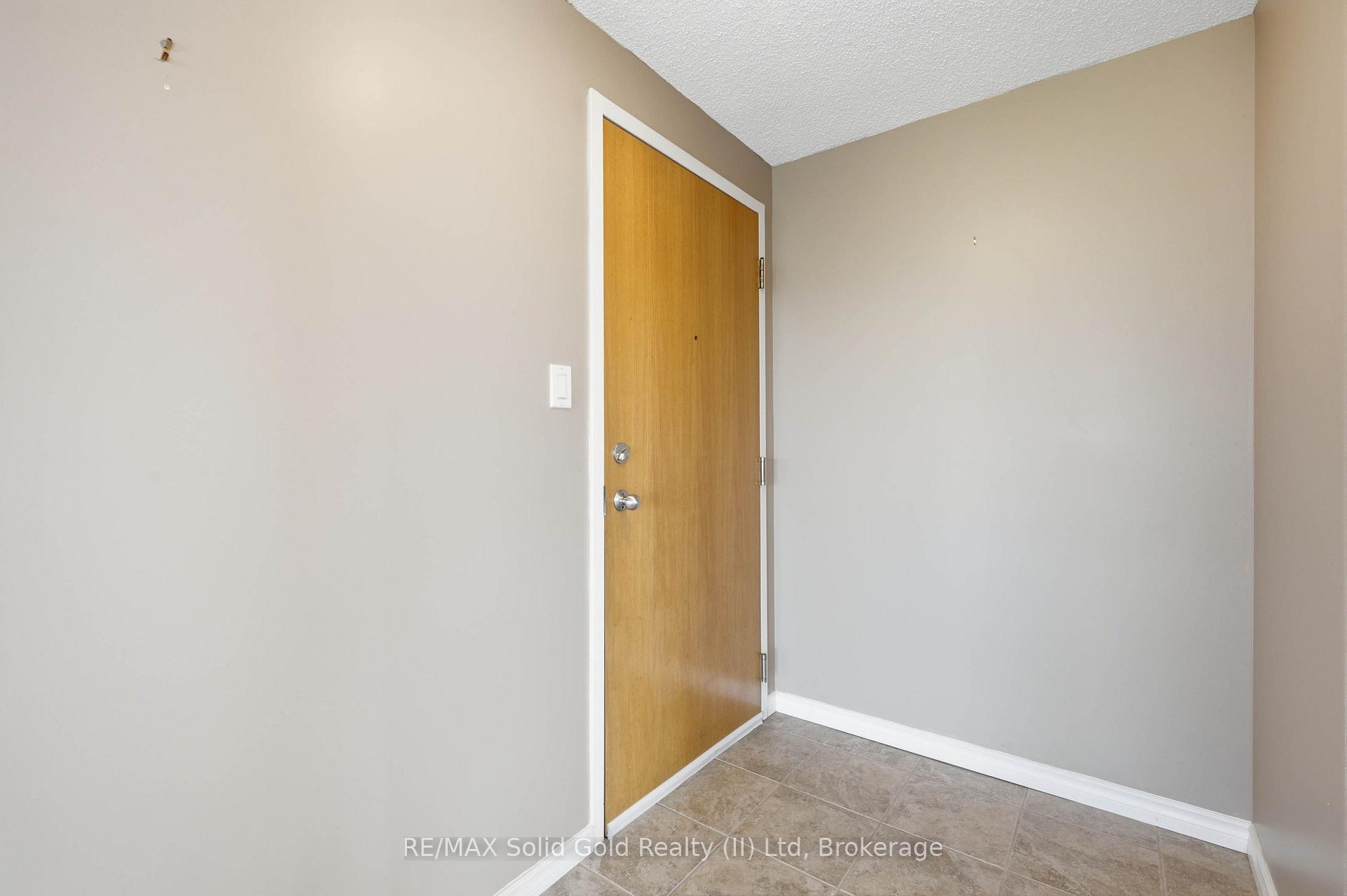 Photo 8 of Unit 611, 55 Blue Springs Drive, Waterloo, Colonial Acres — HOMEH