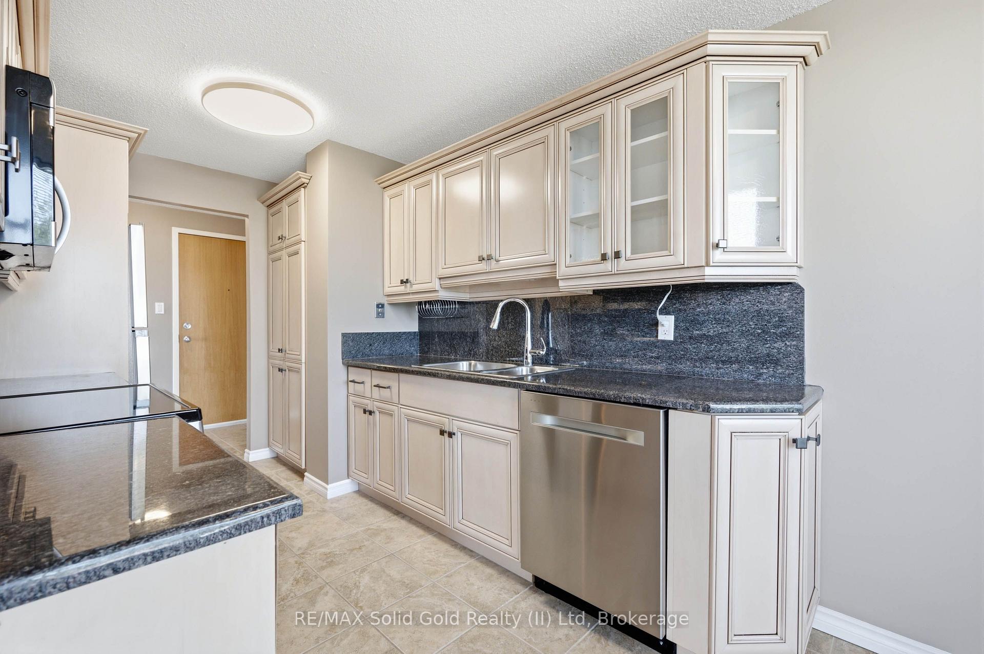 Photo 9 of Unit 611, 55 Blue Springs Drive, Waterloo, Colonial Acres — HOMEH