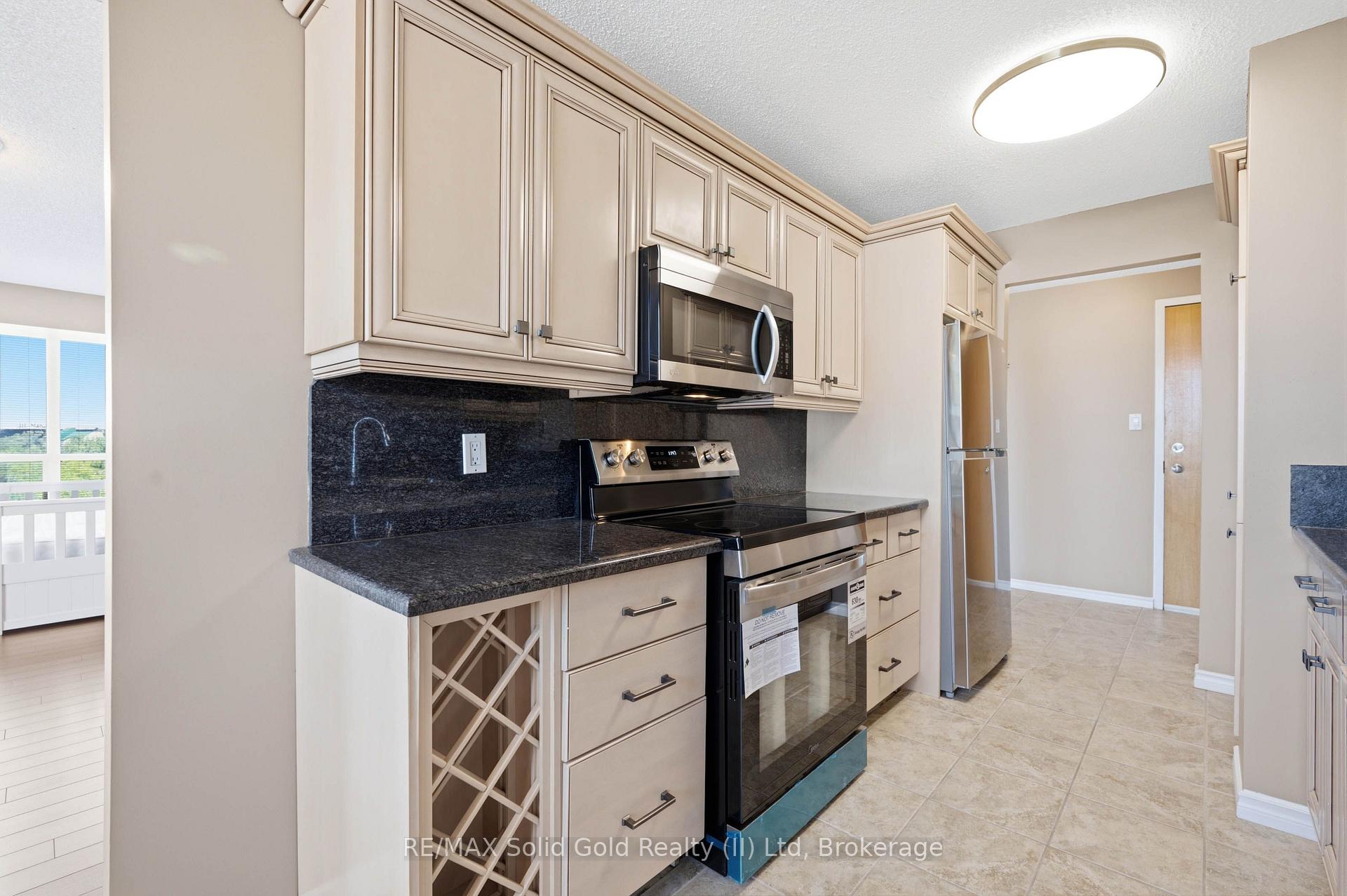 Photo 10 of Unit 611, 55 Blue Springs Drive, Waterloo, Colonial Acres — HOMEH