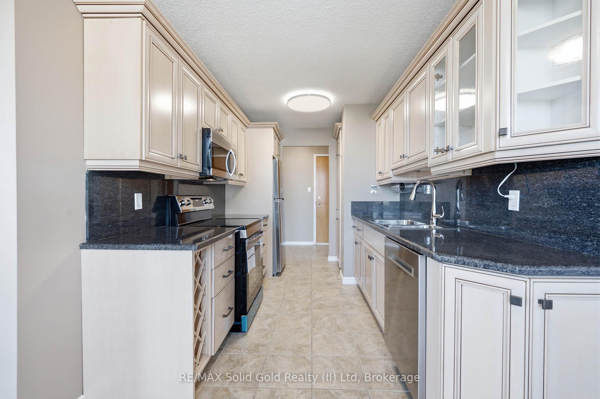 Photo 11 of Unit 611, 55 Blue Springs Drive, Waterloo, Colonial Acres — HOMEH