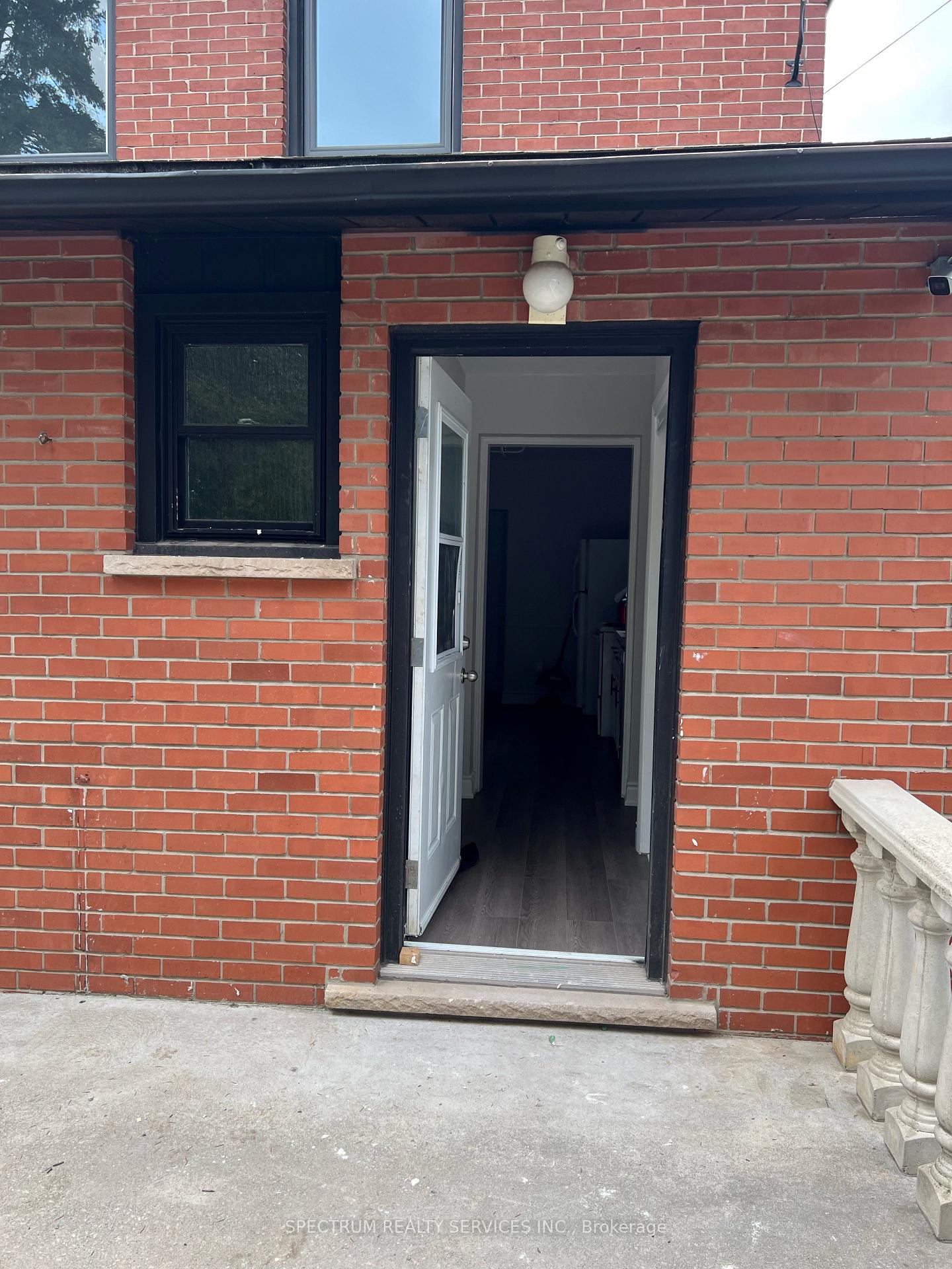 Photo 5 of 161 Rothsay Avenue, Hamilton, Delta — HOMEH