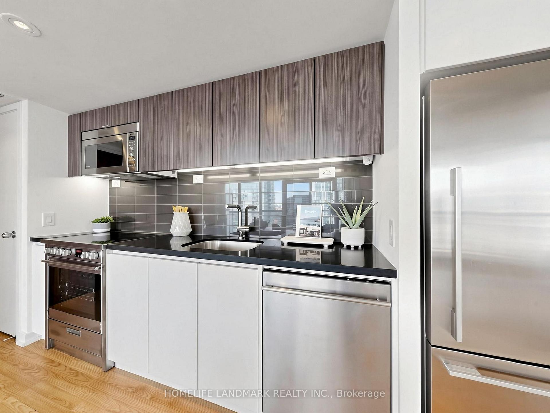Photo 2 of Unit 2215, 75 Queens Wharf Road, Toronto, Waterfront Communities — HOMEH