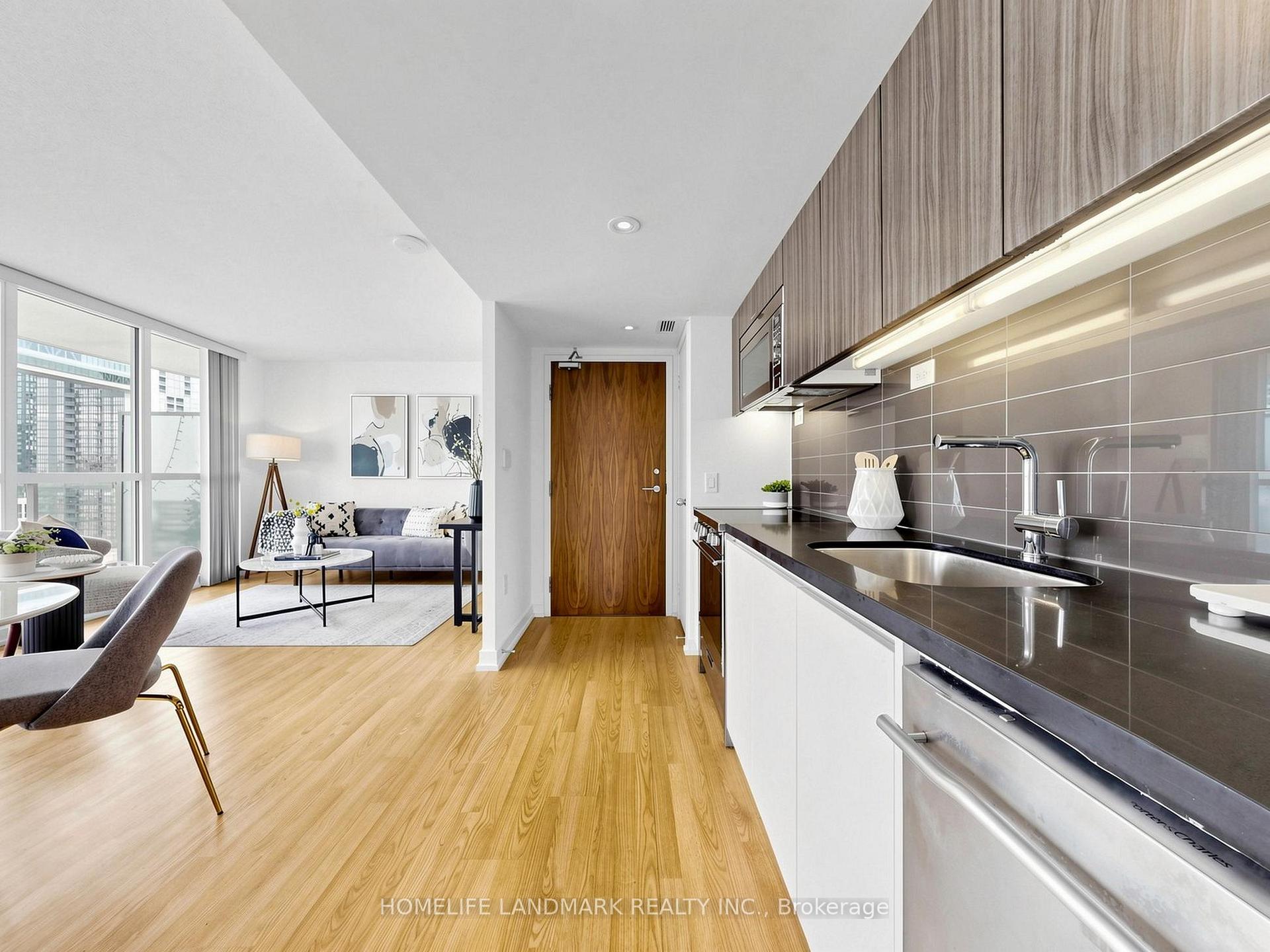 Photo 4 of Unit 2215, 75 Queens Wharf Road, Toronto, Waterfront Communities — HOMEH