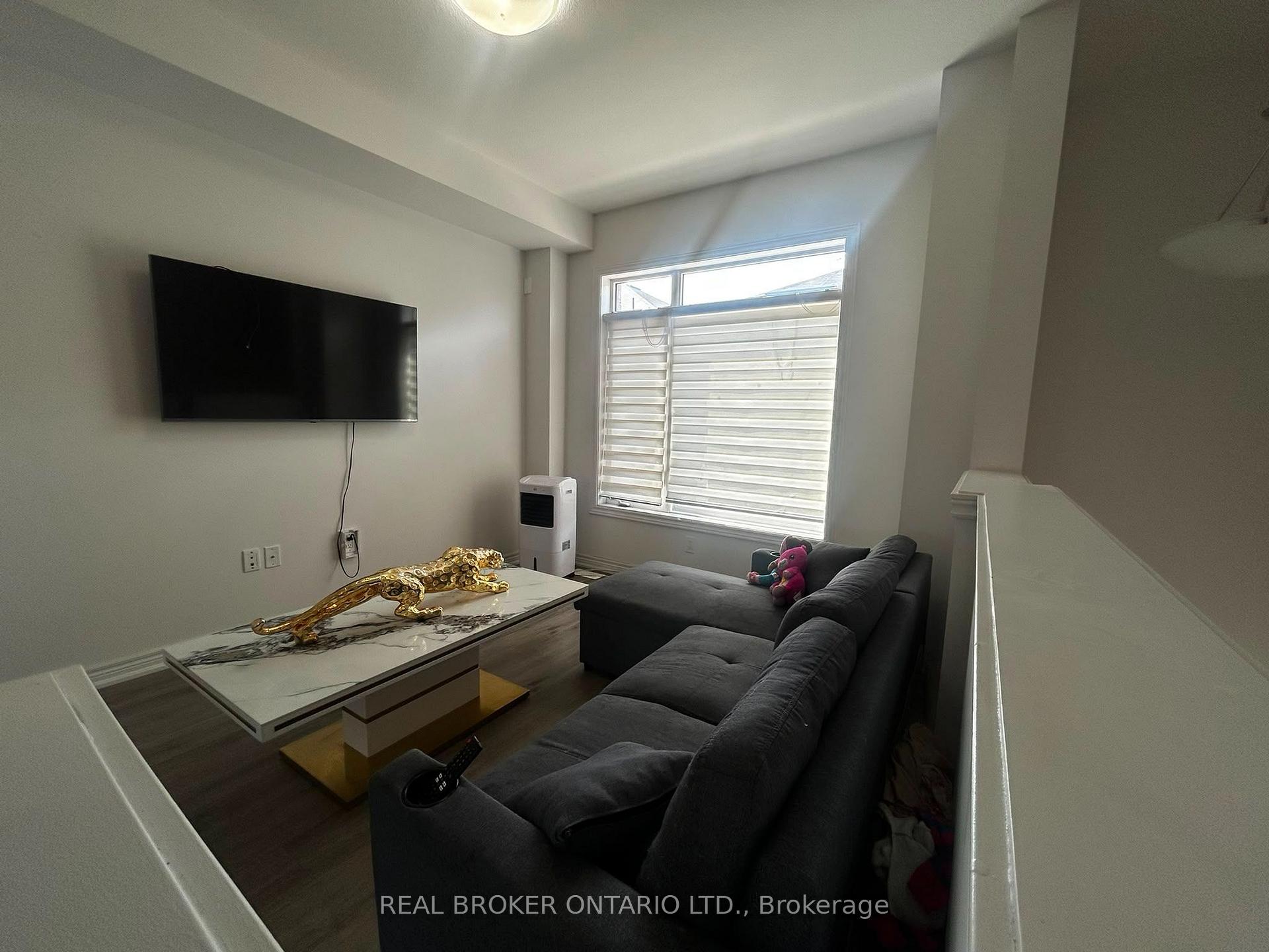 Photo of Unit 28, 575 Woodward Avenue
