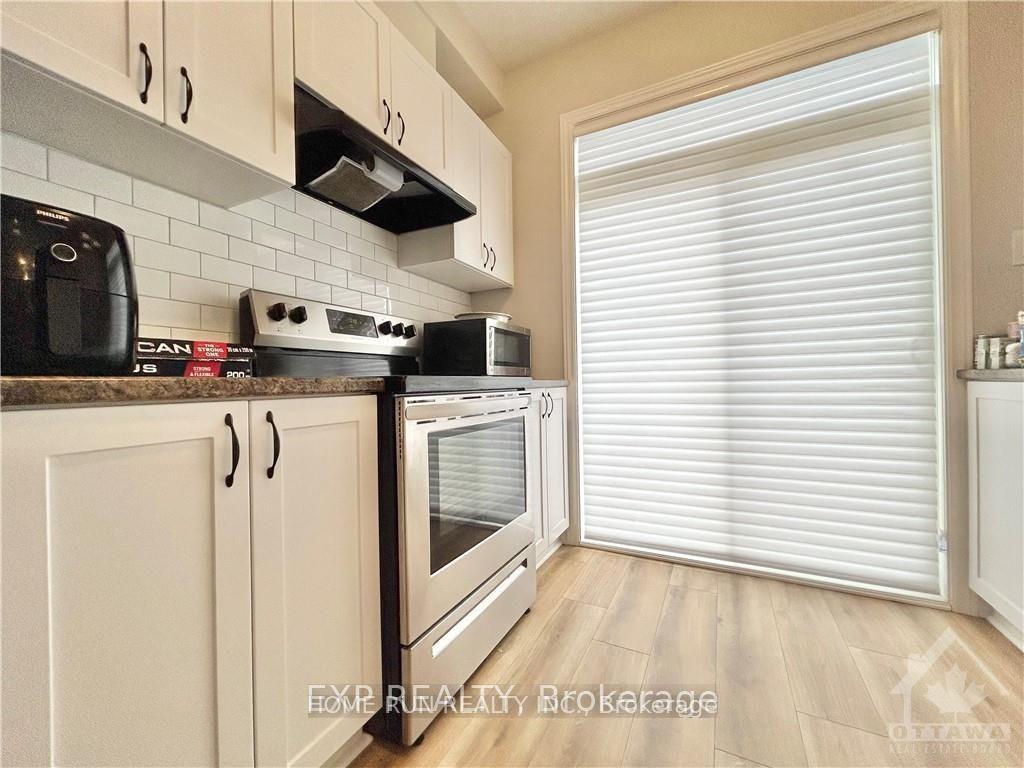 Photo 8 of 229 Atima Circle, Ottawa, Barrhaven - Half Moon Bay — HOMEH