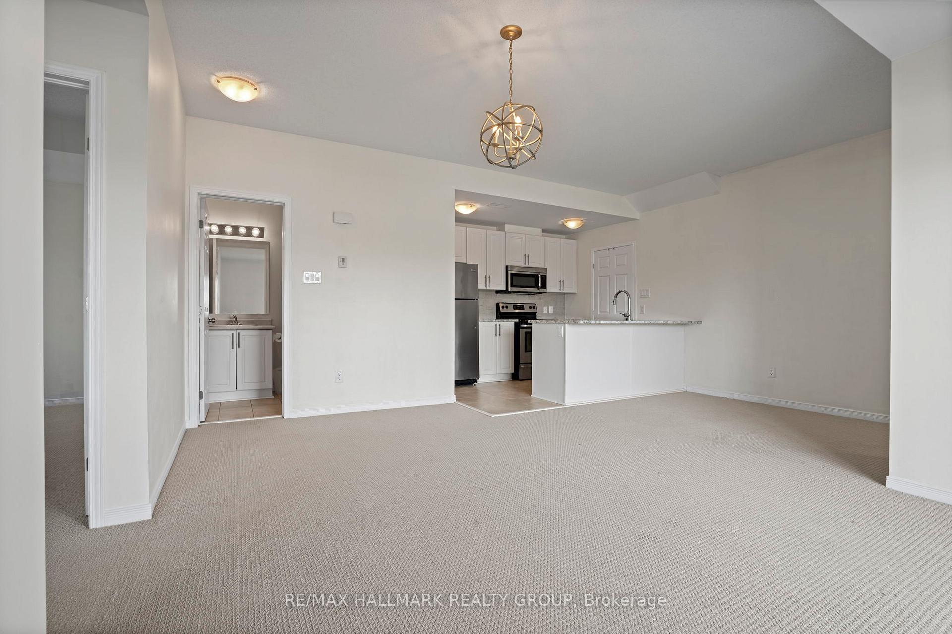 Photo 5 of 42 Sternes Private, Ottawa, Springridge/East Village — HOMEH