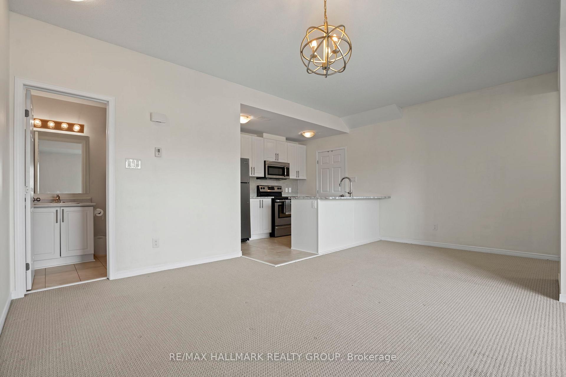 Photo 6 of 42 Sternes Private, Ottawa, Springridge/East Village — HOMEH