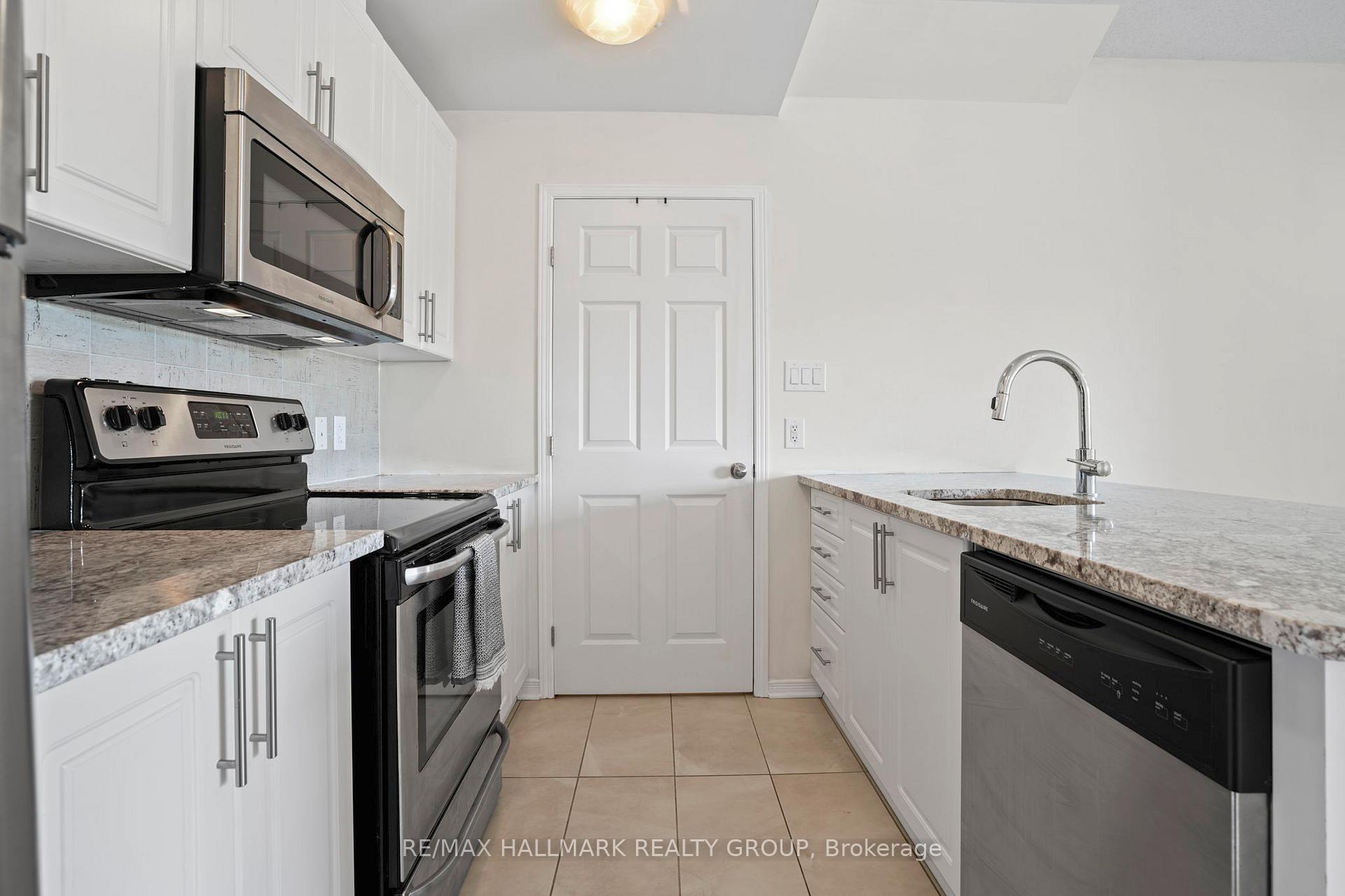 Photo 11 of 42 Sternes Private, Ottawa, Springridge/East Village — HOMEH