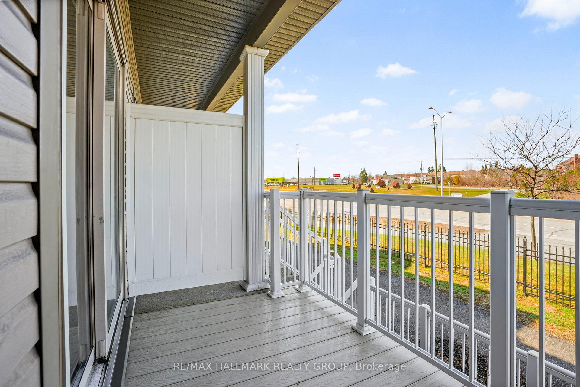 Photo 19 of 42 Sternes Private, Ottawa, Springridge/East Village — HOMEH
