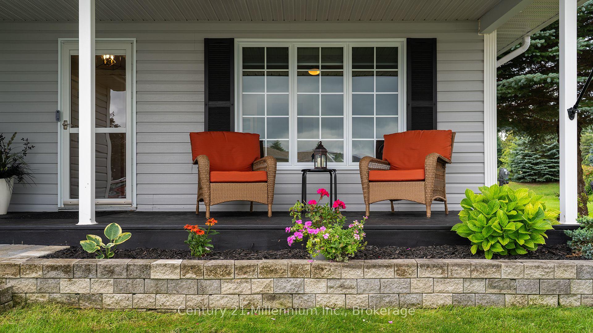 Photo 3 of 12 Illinois Crescent, Wasaga Beach — HOMEH