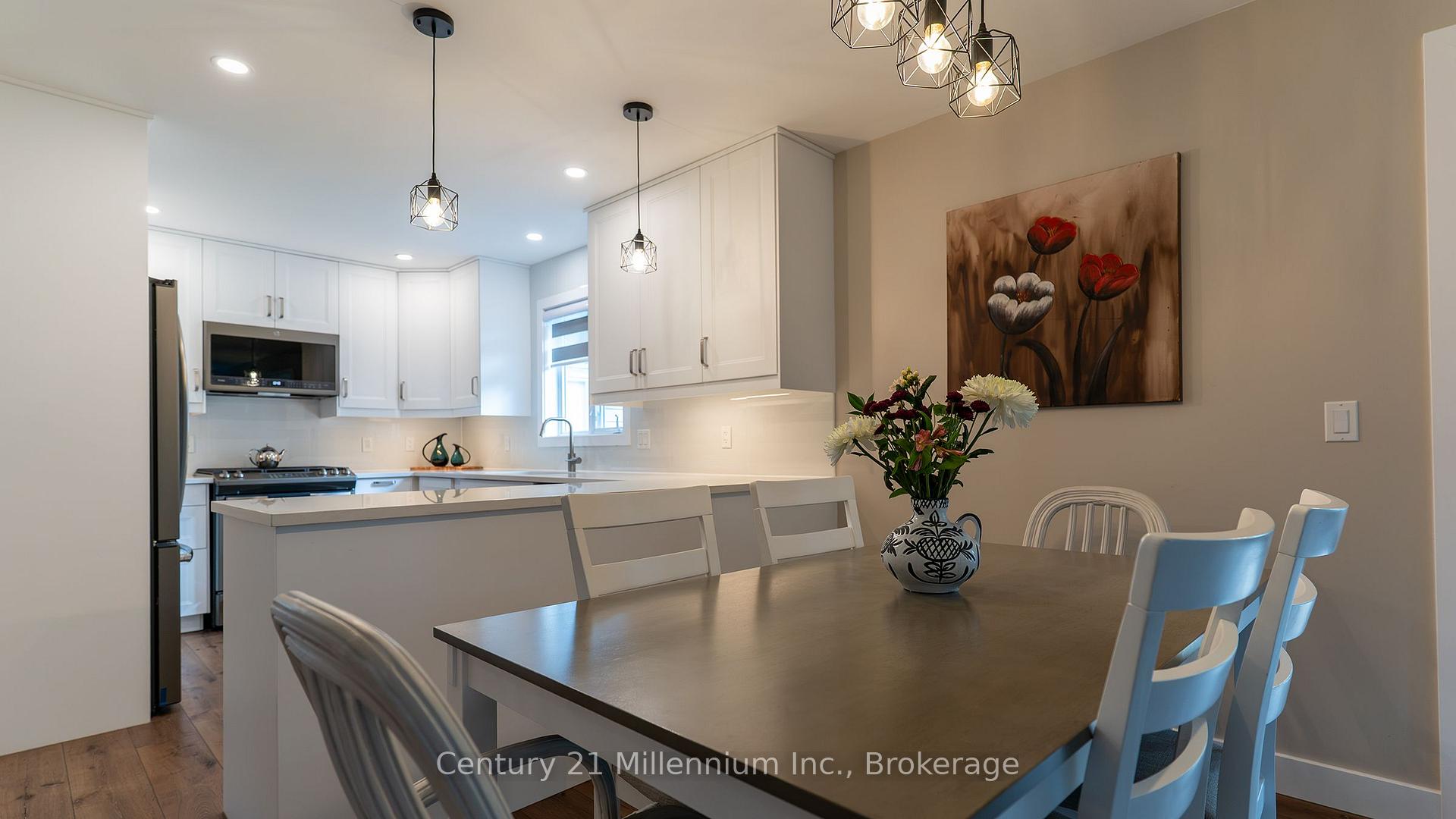 Photo 14 of 12 Illinois Crescent, Wasaga Beach — HOMEH