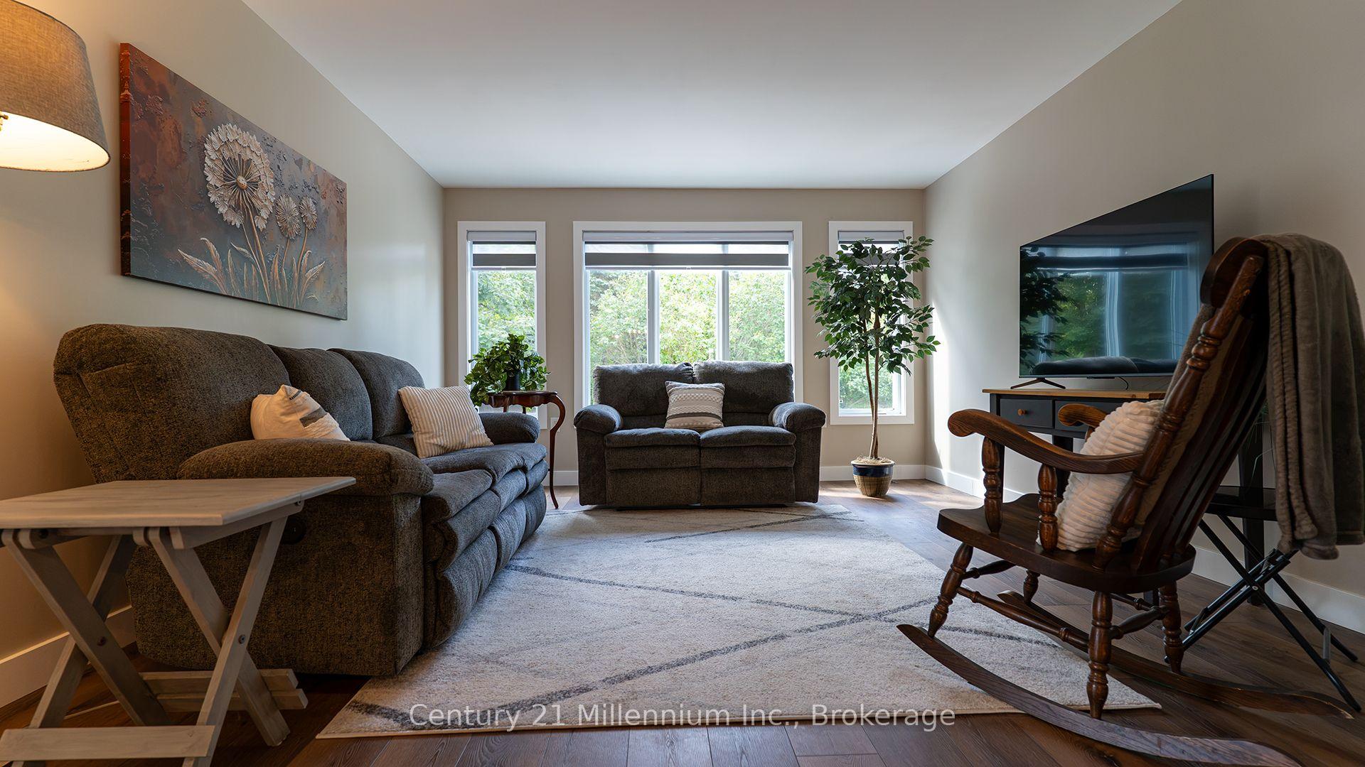 Photo 15 of 12 Illinois Crescent, Wasaga Beach — HOMEH