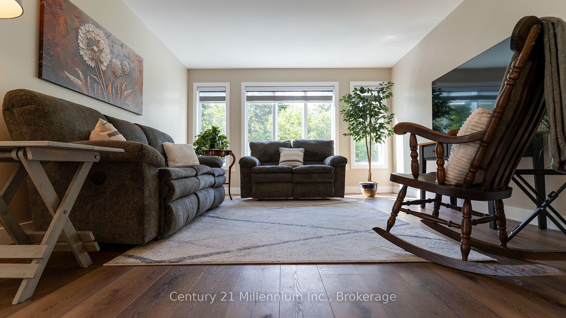 Photo 18 of 12 Illinois Crescent, Wasaga Beach — HOMEH