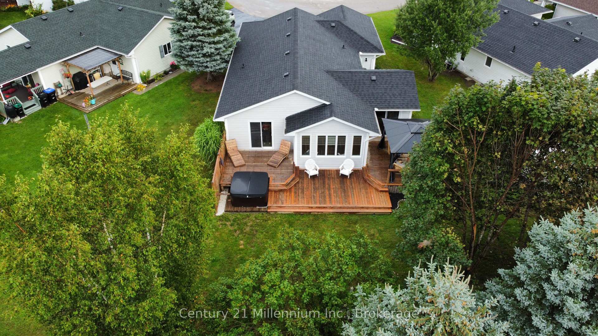 Photo 34 of 12 Illinois Crescent, Wasaga Beach — HOMEH