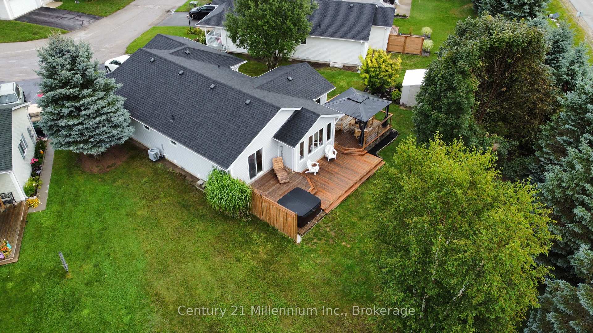 Photo 35 of 12 Illinois Crescent, Wasaga Beach — HOMEH