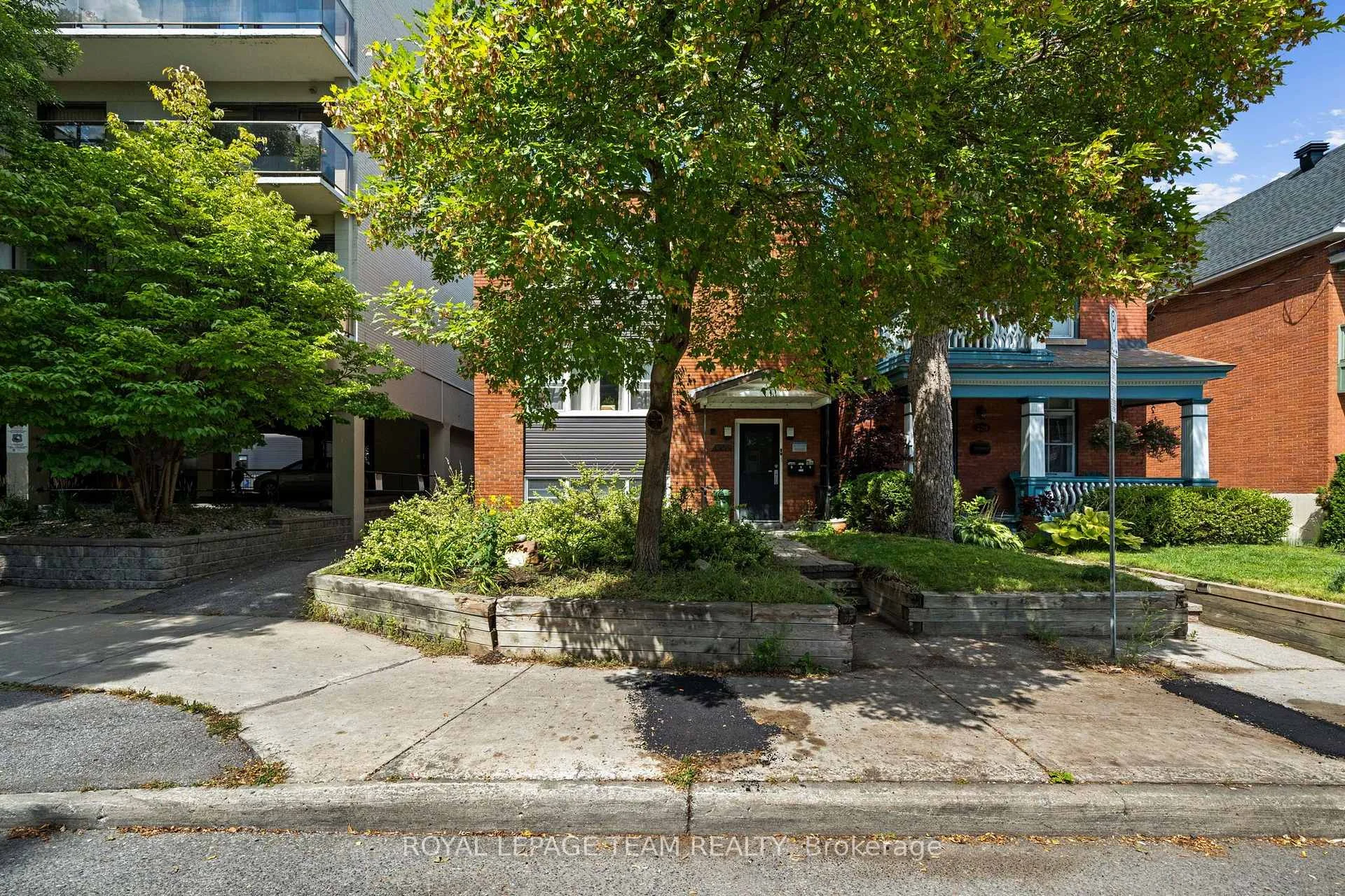 Photo 2 of 331 Flora Street, Ottawa, Ottawa Centre — HOMEH