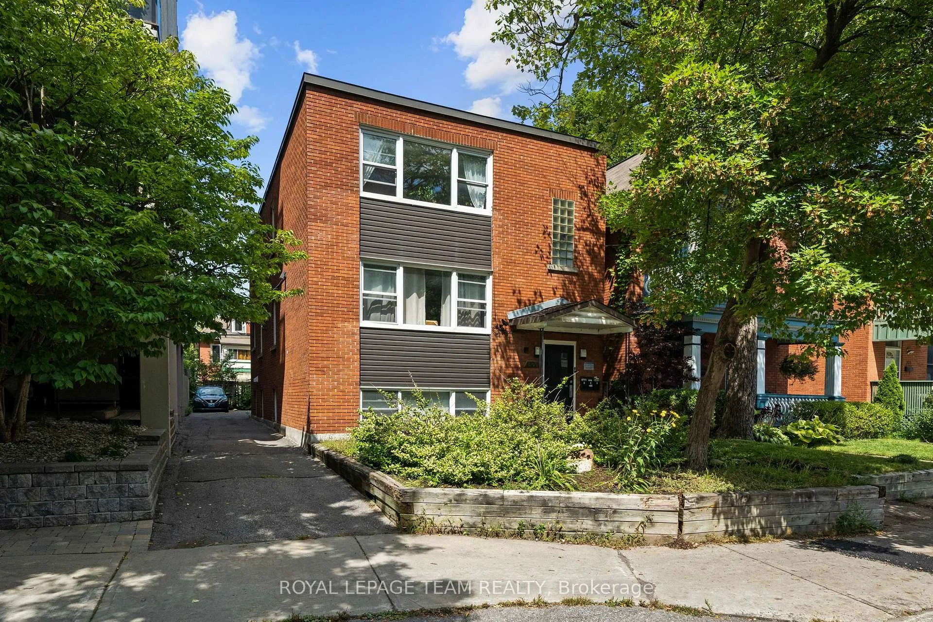 Photo 4 of 331 Flora Street, Ottawa, Ottawa Centre — HOMEH