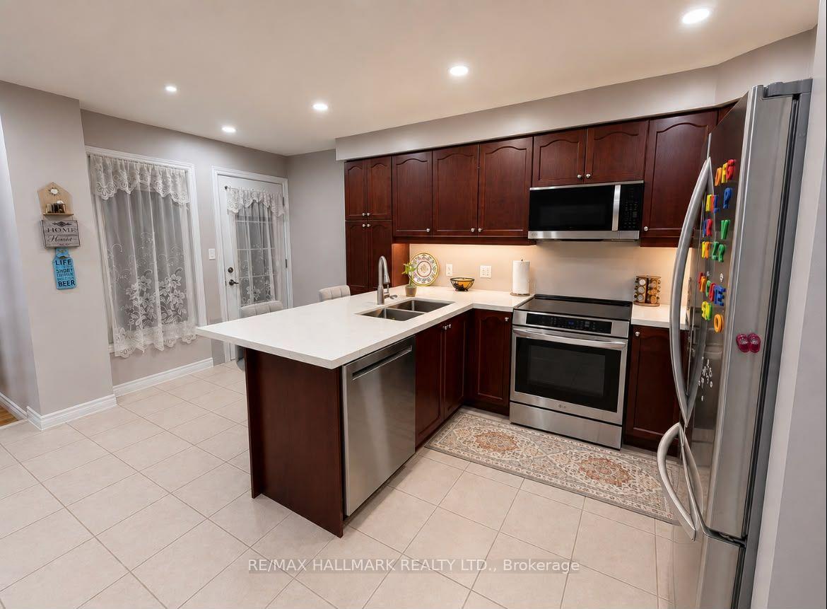 Photo 8 of 57 Treen Crescent, Whitby, Rolling Acres — HOMEH