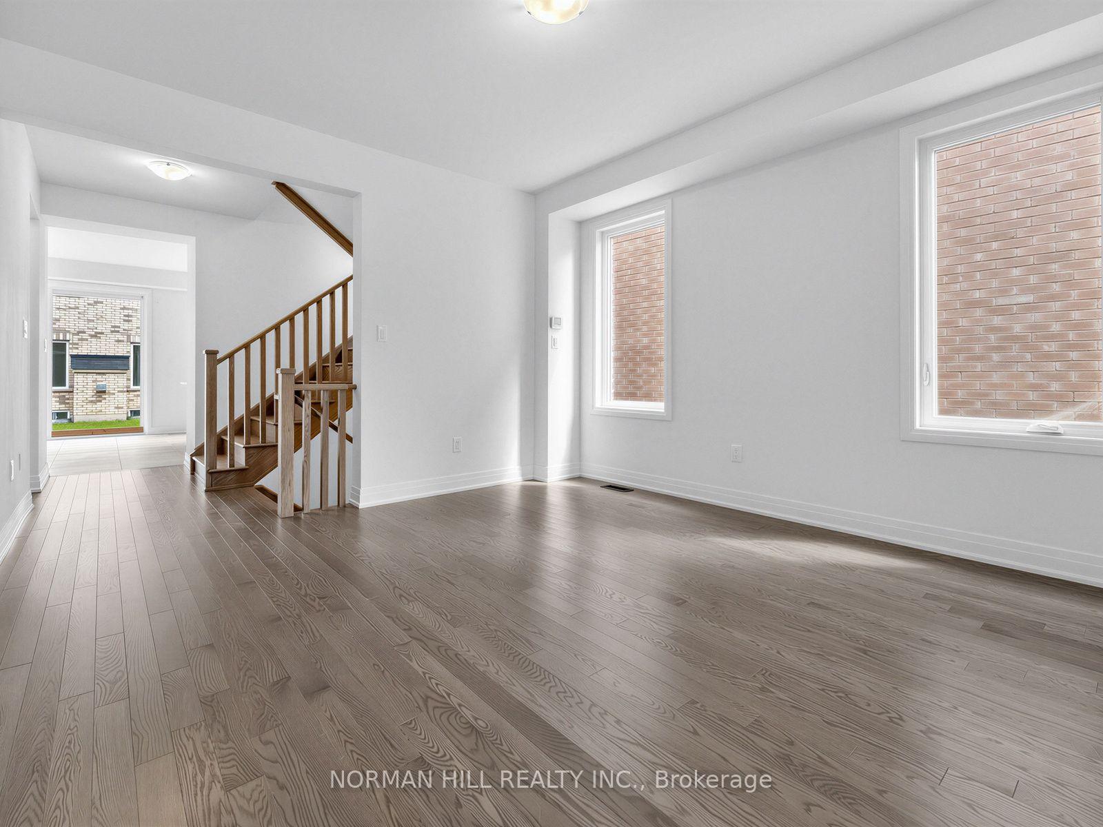 Photo 5 of 19 Lilestone Drive, Brampton, Credit Valley — HOMEH