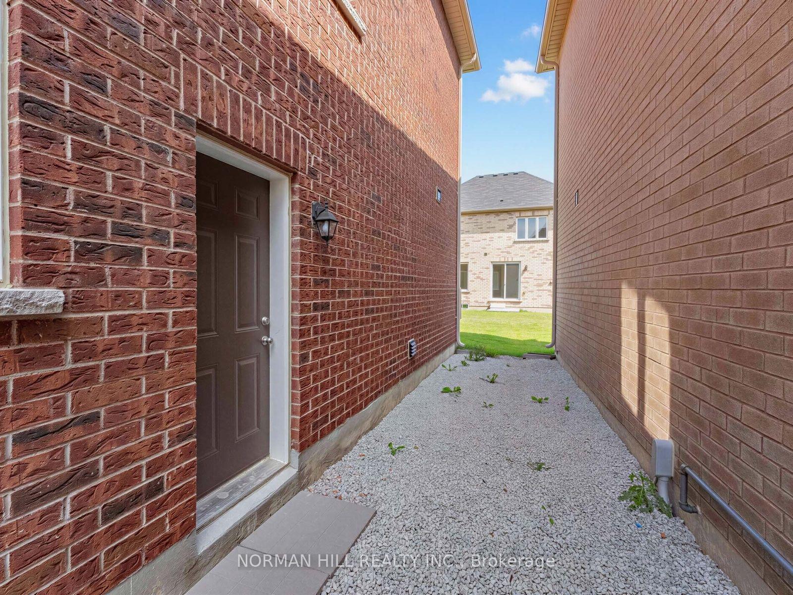 Photo 33 of 19 Lilestone Drive, Brampton, Credit Valley — HOMEH