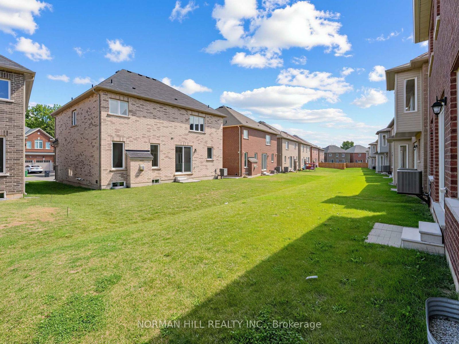 Photo 35 of 19 Lilestone Drive, Brampton, Credit Valley — HOMEH