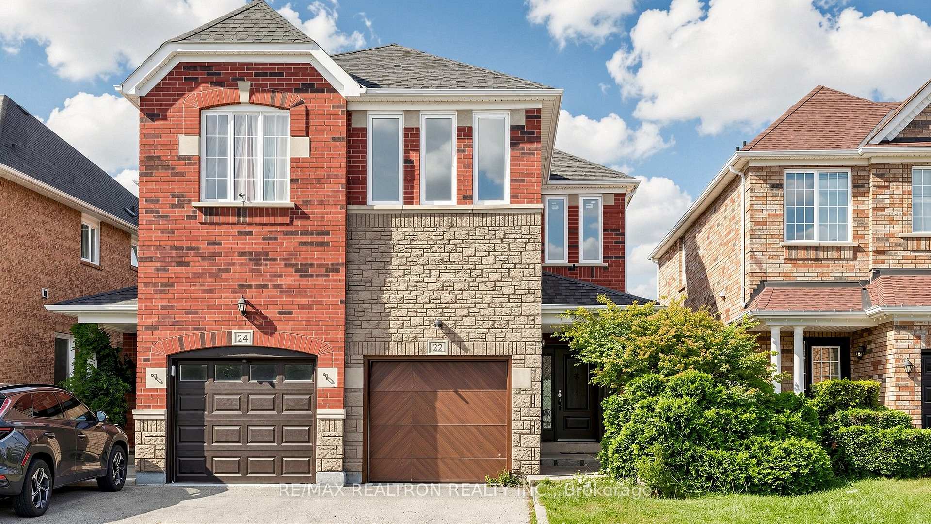 Photo 1 of 22 Belvia Drive, Vaughan, Patterson — HOMEH