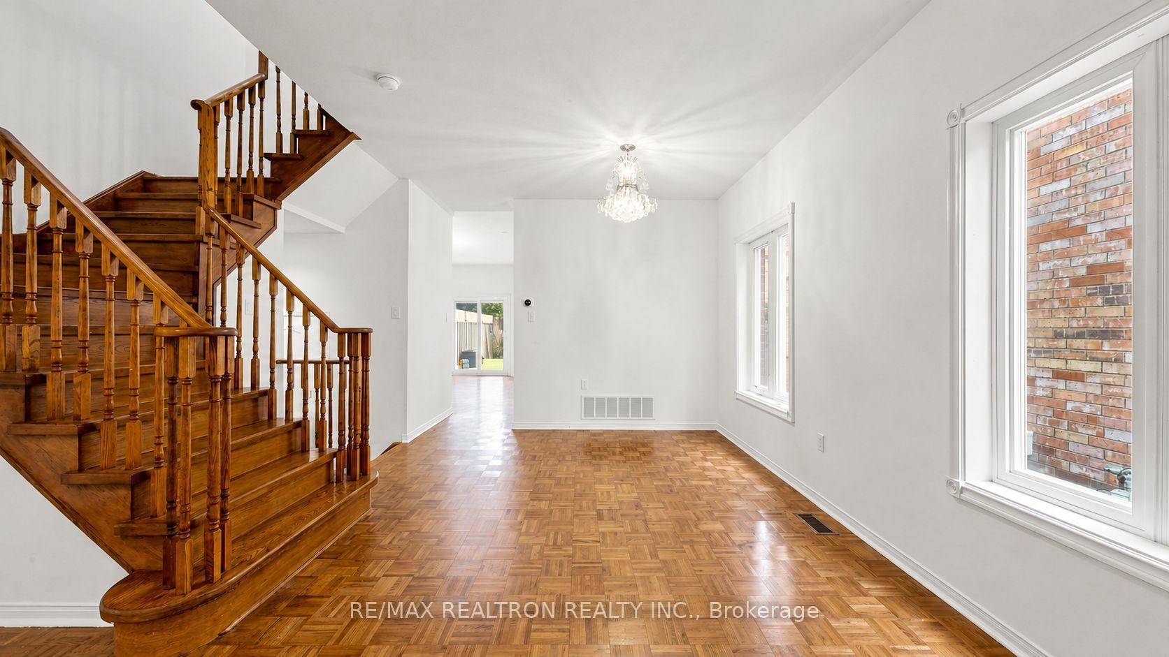 Photo 8 of 22 Belvia Drive, Vaughan, Patterson — HOMEH