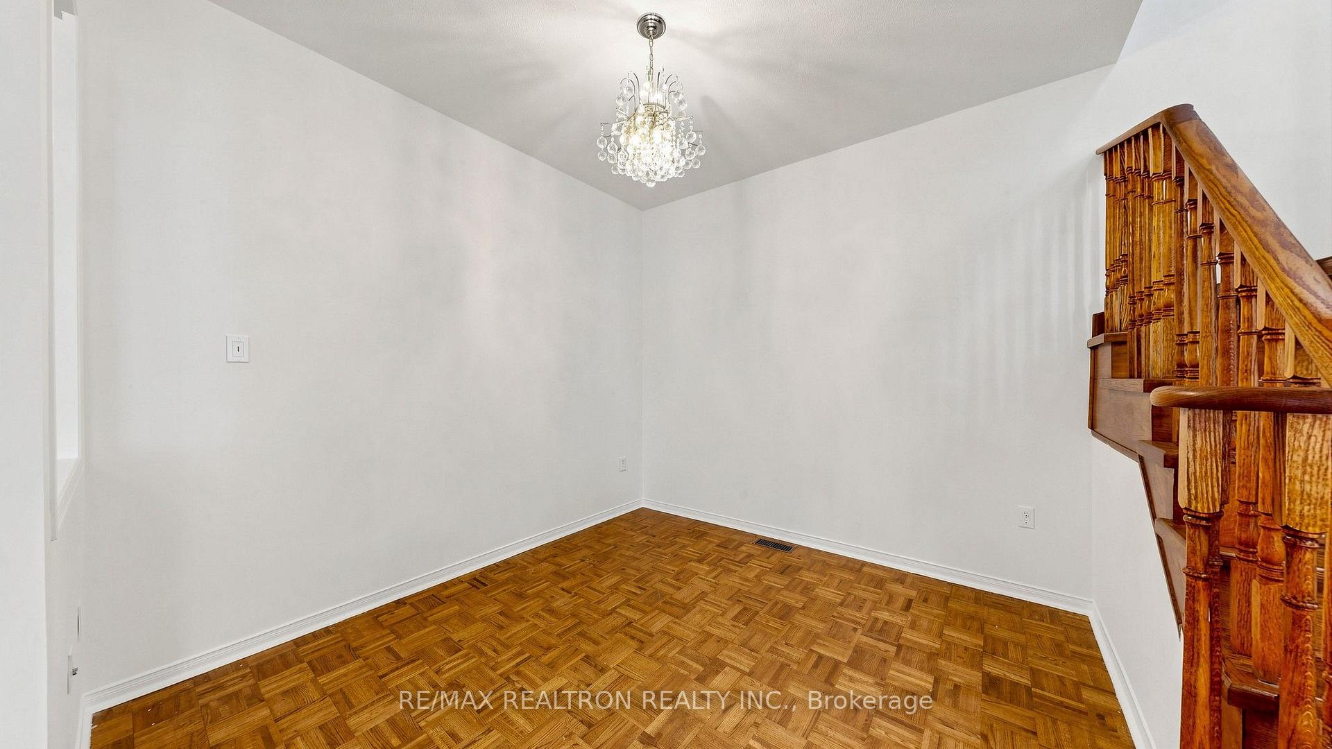 Photo 11 of 22 Belvia Drive, Vaughan, Patterson — HOMEH