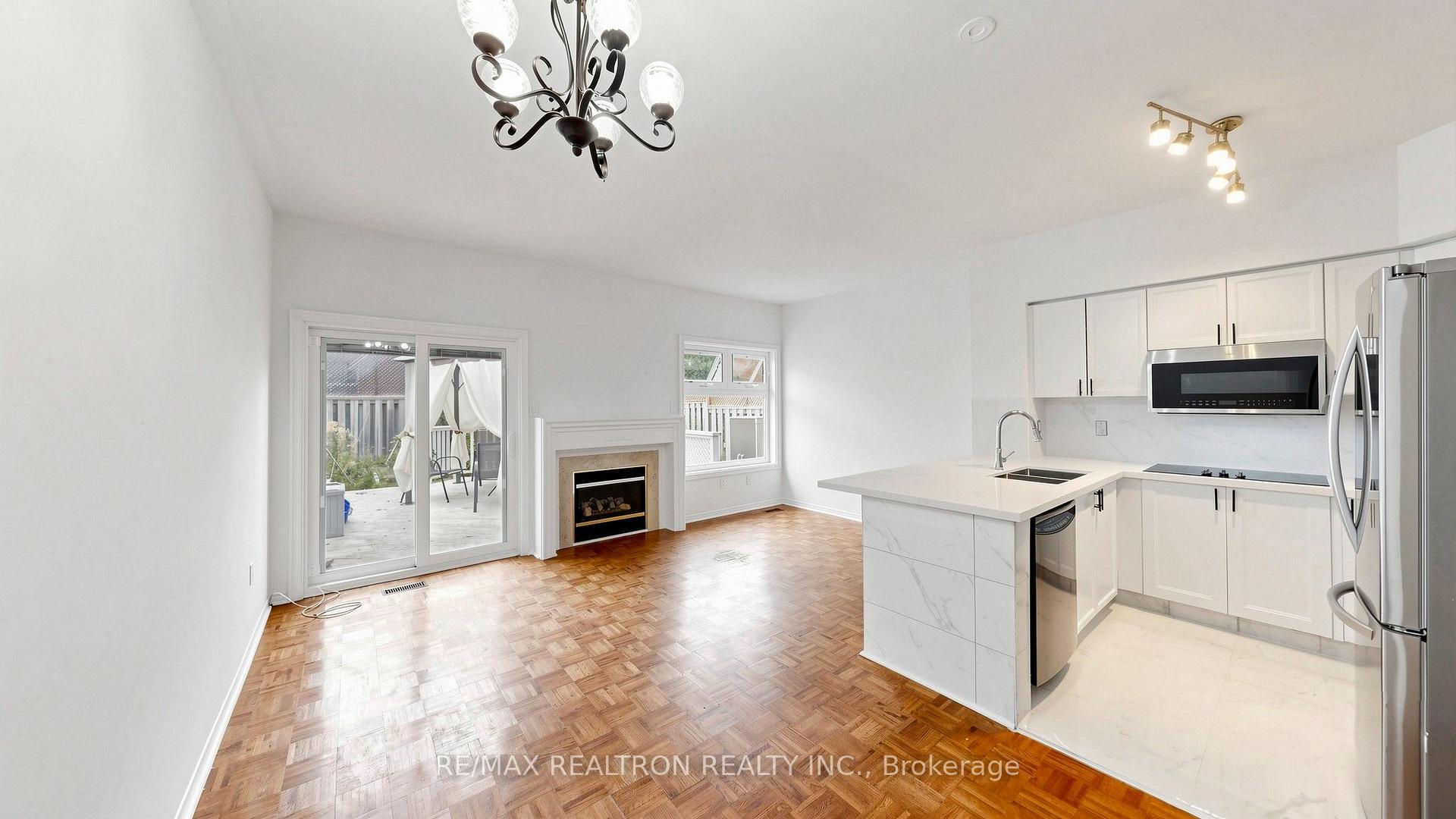 Photo 12 of 22 Belvia Drive, Vaughan, Patterson — HOMEH