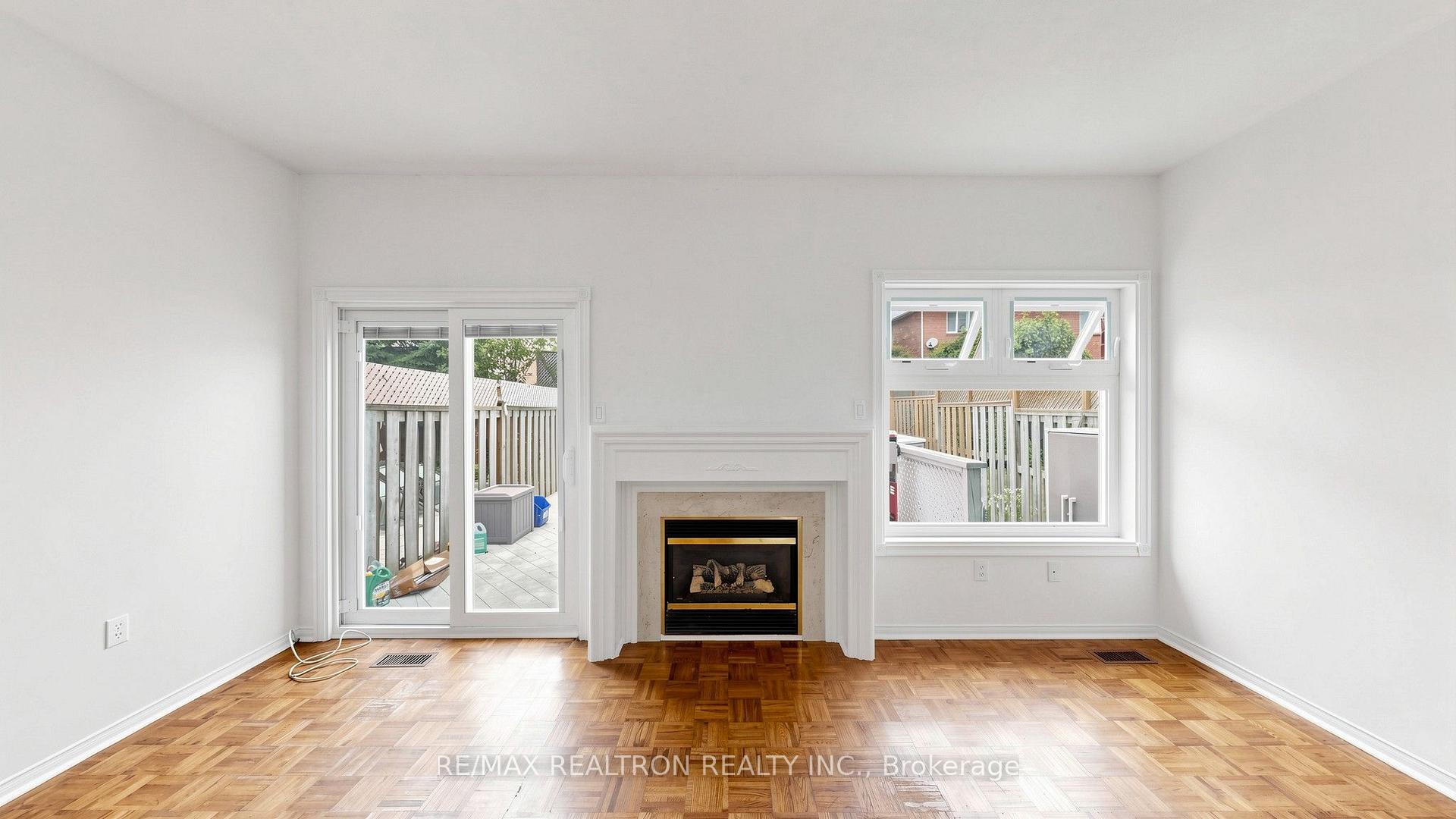 Photo 13 of 22 Belvia Drive, Vaughan, Patterson — HOMEH