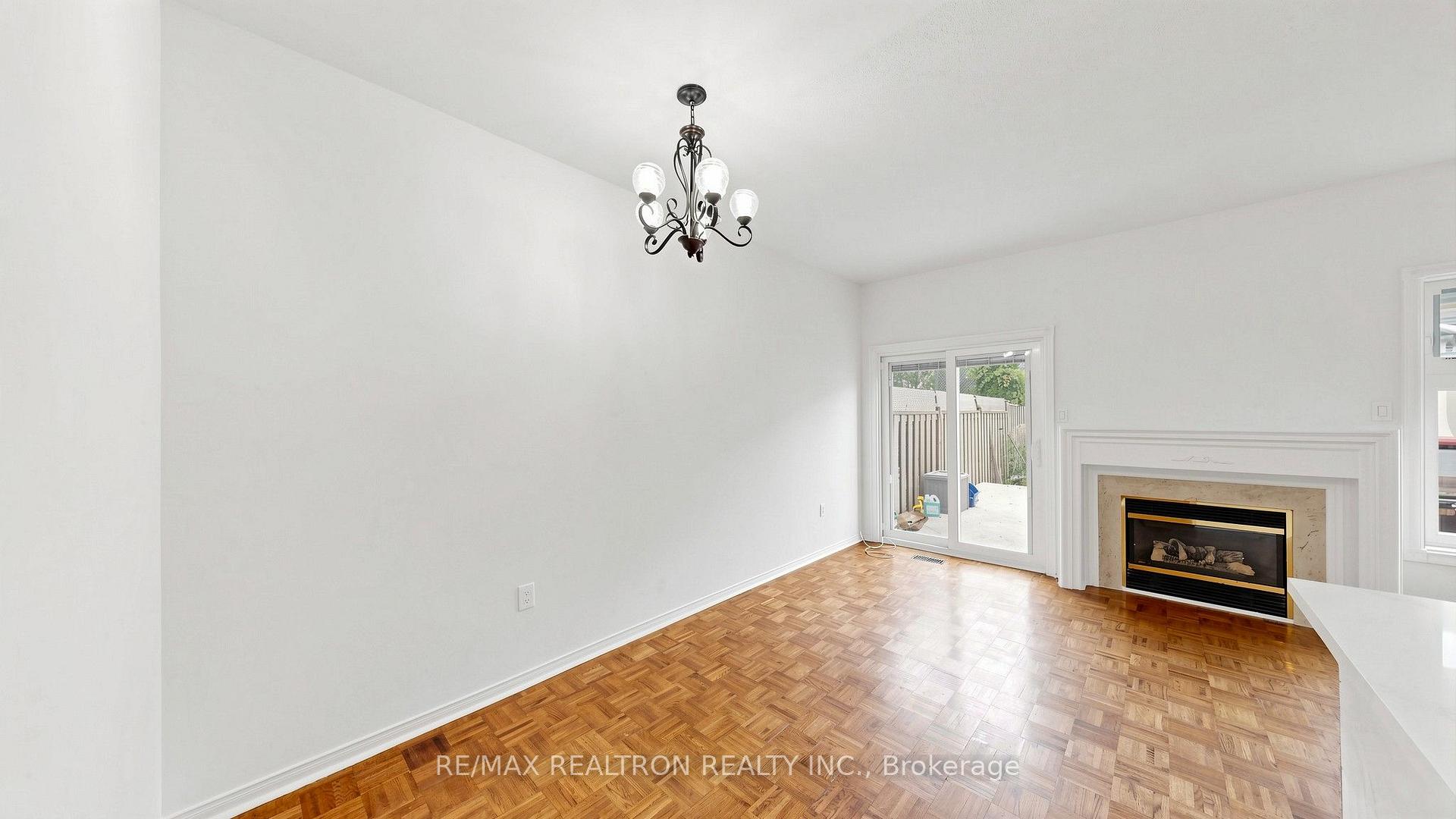 Photo 15 of 22 Belvia Drive, Vaughan, Patterson — HOMEH