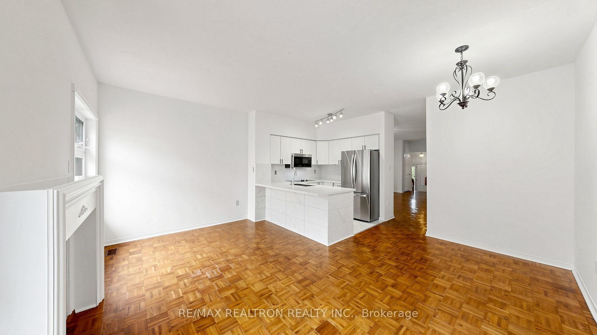Photo 16 of 22 Belvia Drive, Vaughan, Patterson — HOMEH