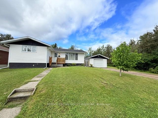Photo 1 of 32 Winnipeg Street, Kapuskasing — HOMEH