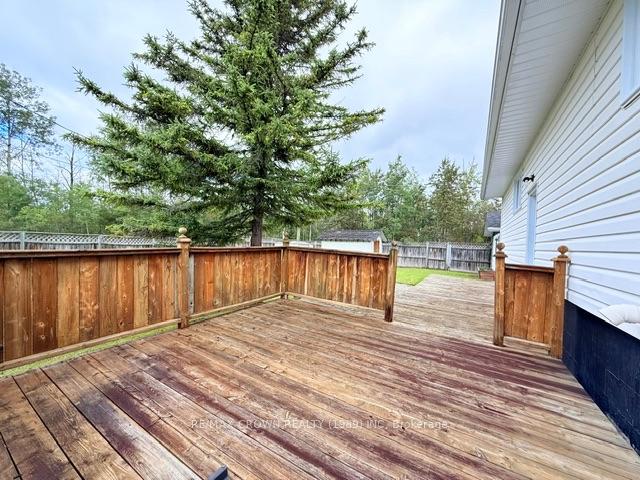 Photo 15 of 32 Winnipeg Street, Kapuskasing — HOMEH