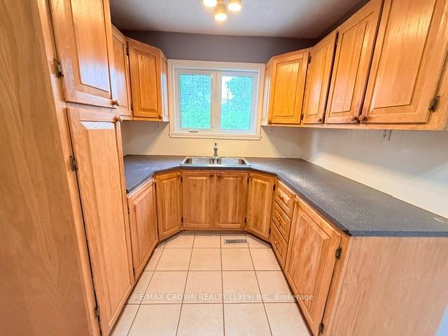 Photo 20 of 32 Winnipeg Street, Kapuskasing — HOMEH