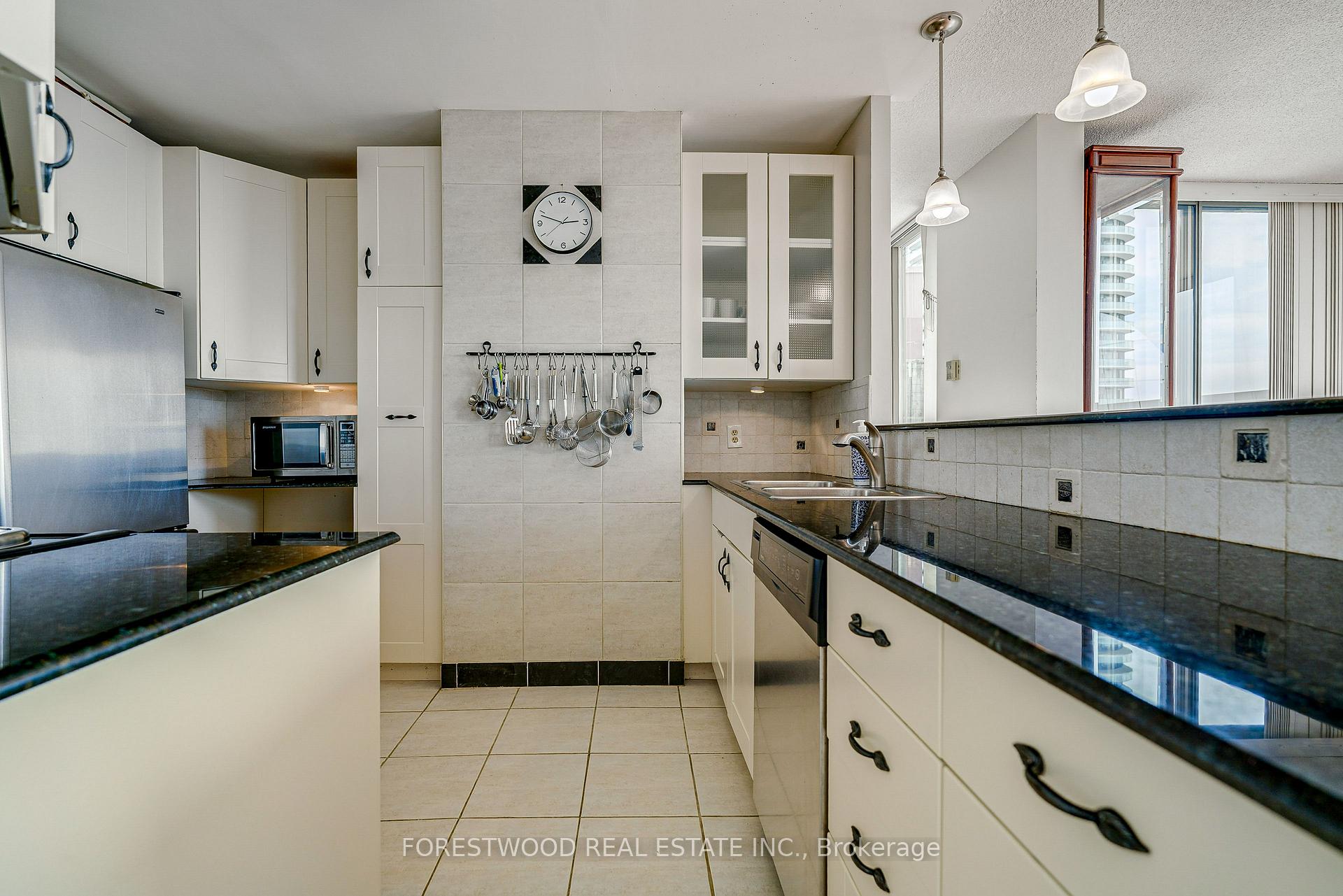 Photo 8 of Unit UPH4, 25 Fairview Road, Mississauga, Fairview — HOMEH