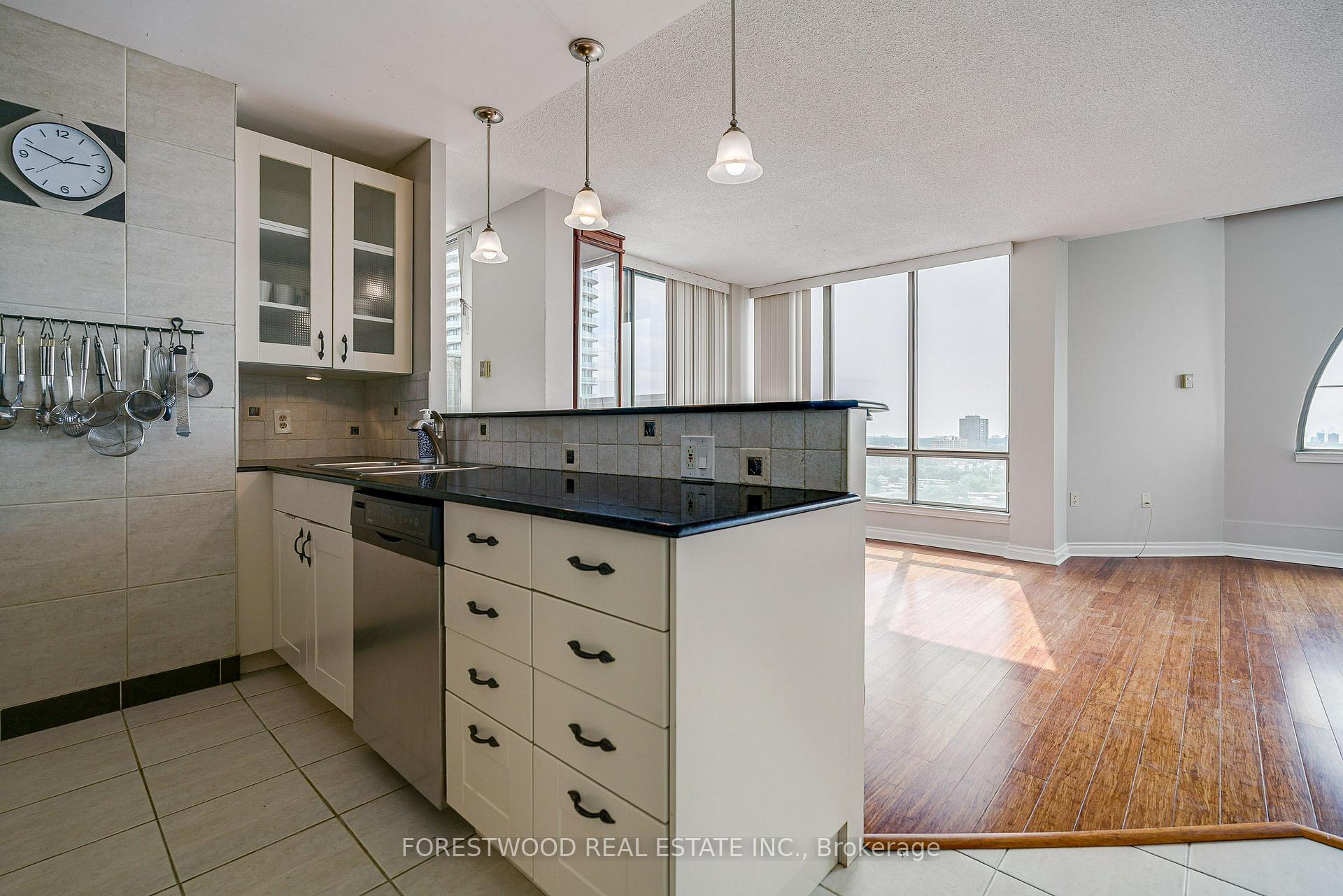 Photo 9 of Unit UPH4, 25 Fairview Road, Mississauga, Fairview — HOMEH