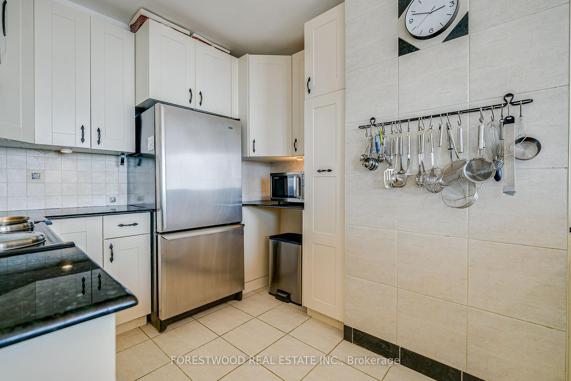 Photo 10 of Unit UPH4, 25 Fairview Road, Mississauga, Fairview — HOMEH
