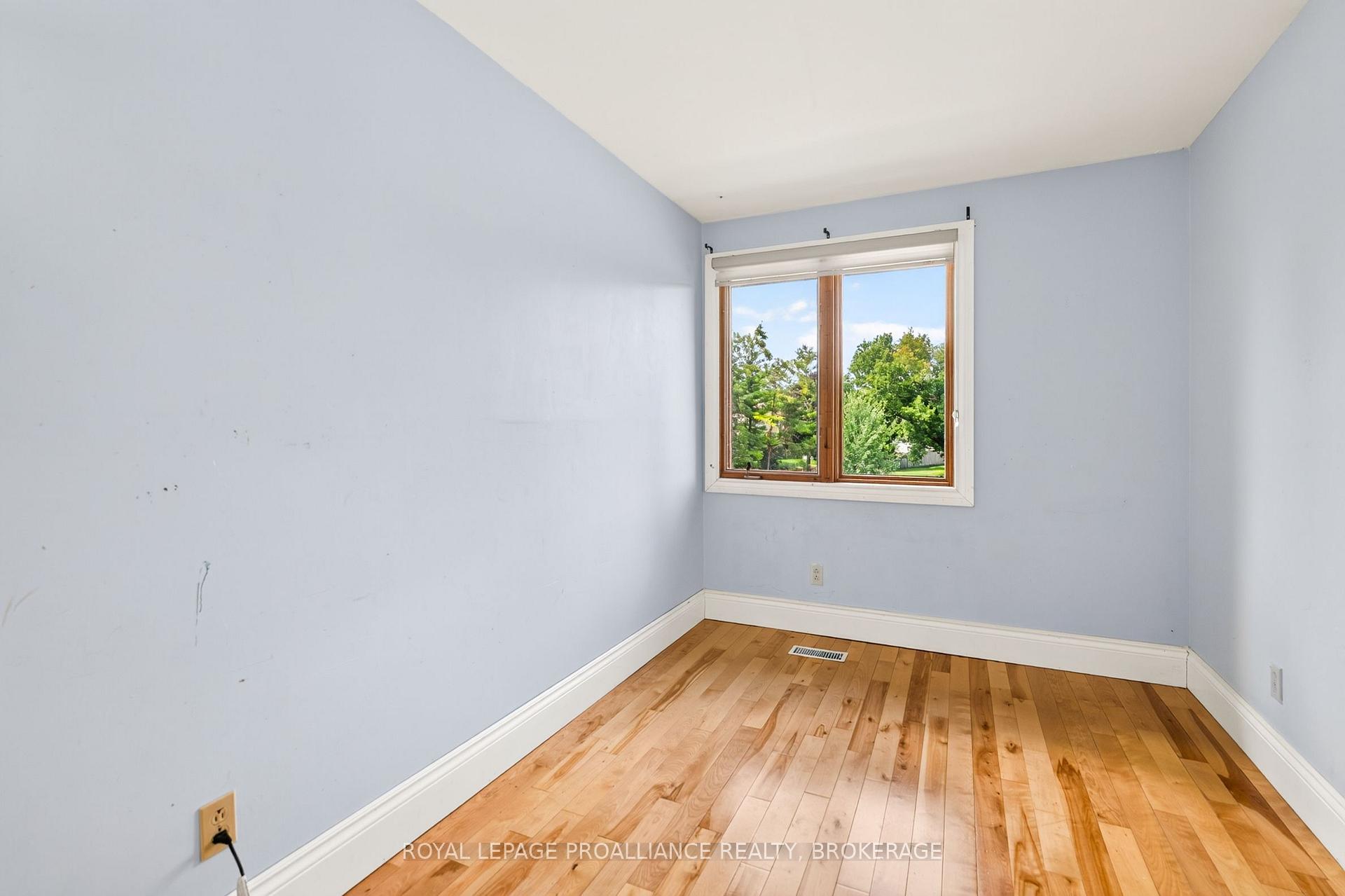 Photo 19 of 812 Lancaster Drive, Kingston, North of Taylor-Kidd Blvd — HOMEH
