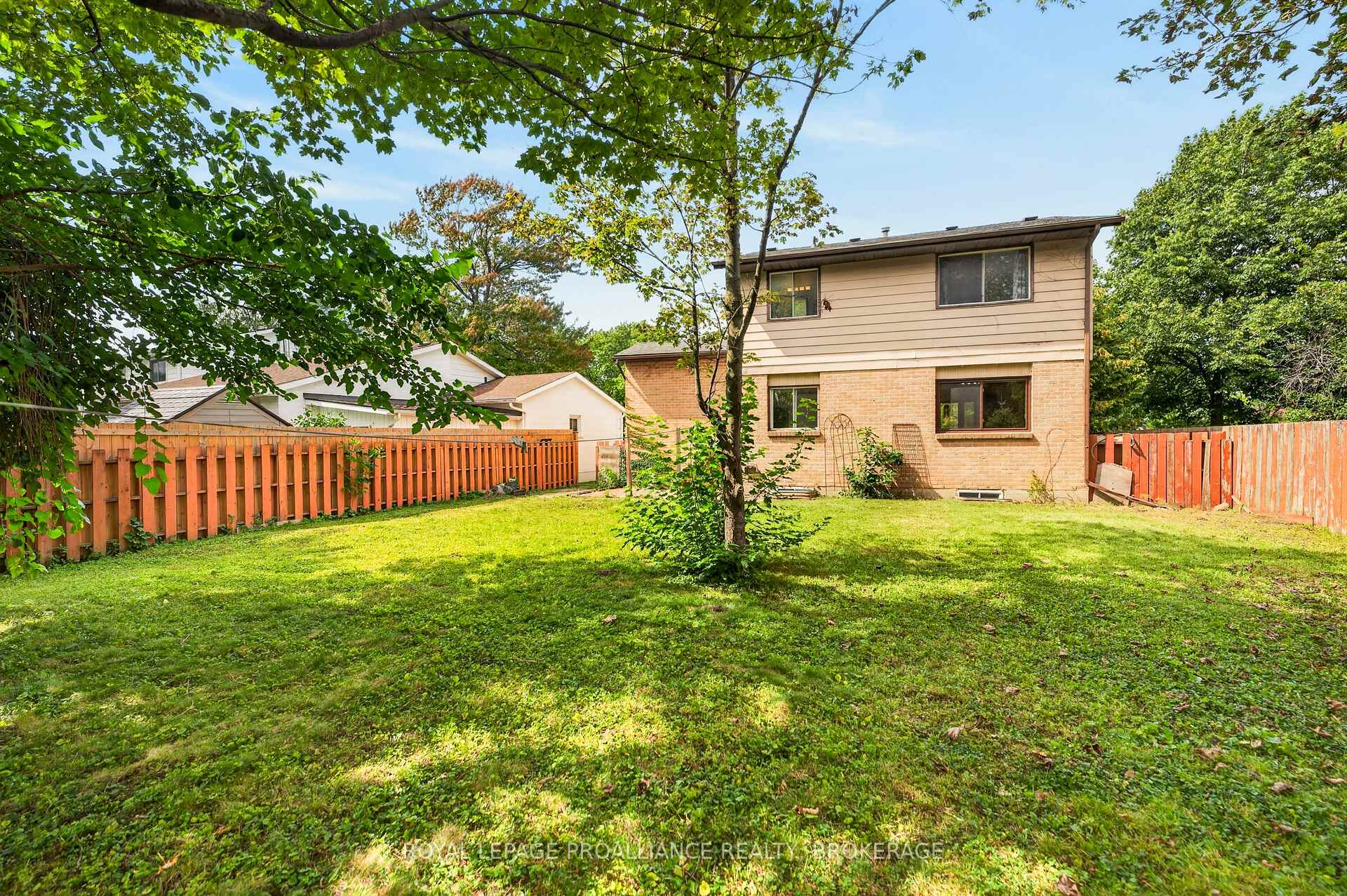 Photo 33 of 812 Lancaster Drive, Kingston, North of Taylor-Kidd Blvd — HOMEH