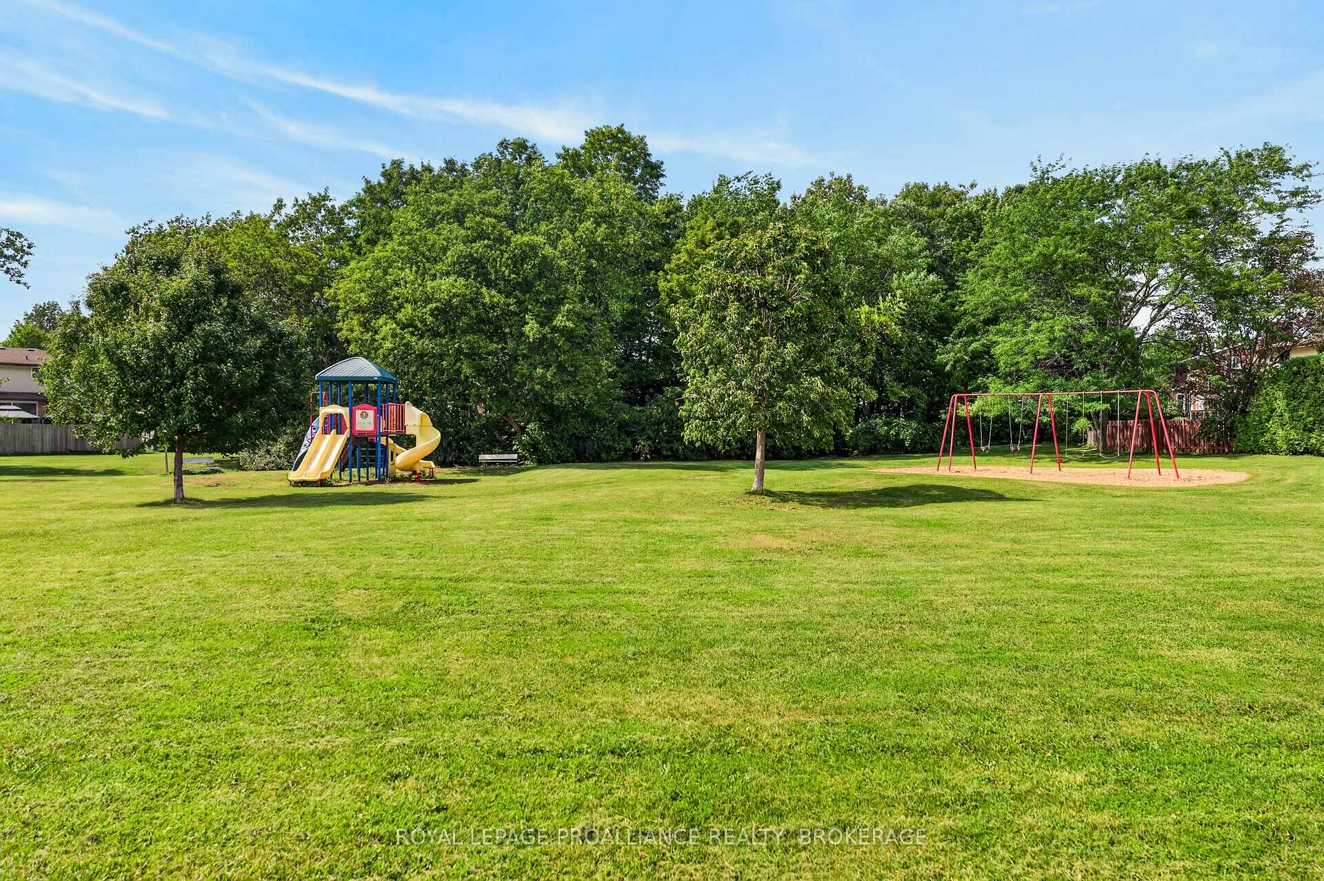 Photo 35 of 812 Lancaster Drive, Kingston, North of Taylor-Kidd Blvd — HOMEH