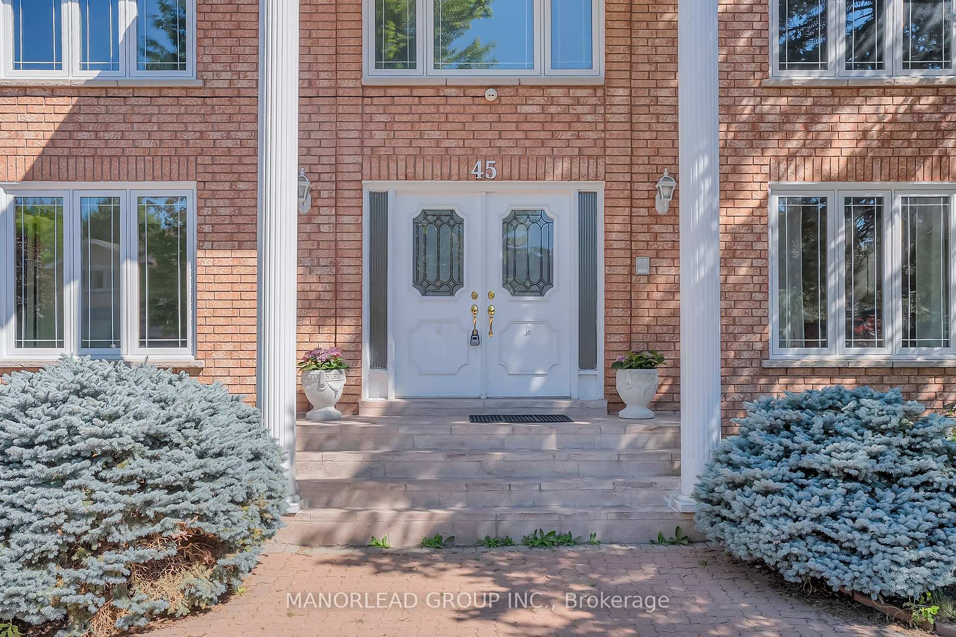 Photo 3 of 45 Aitken Circle, Markham, Unionville — HOMEH