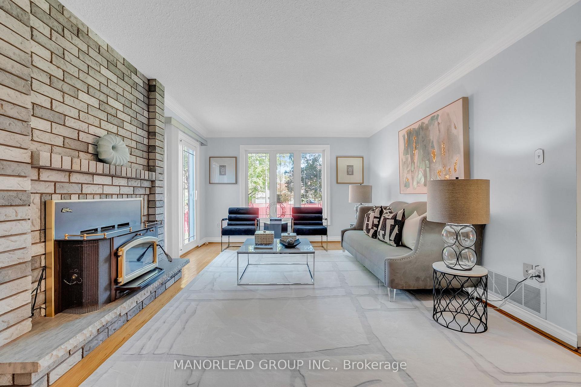Photo 9 of 45 Aitken Circle, Markham, Unionville — HOMEH