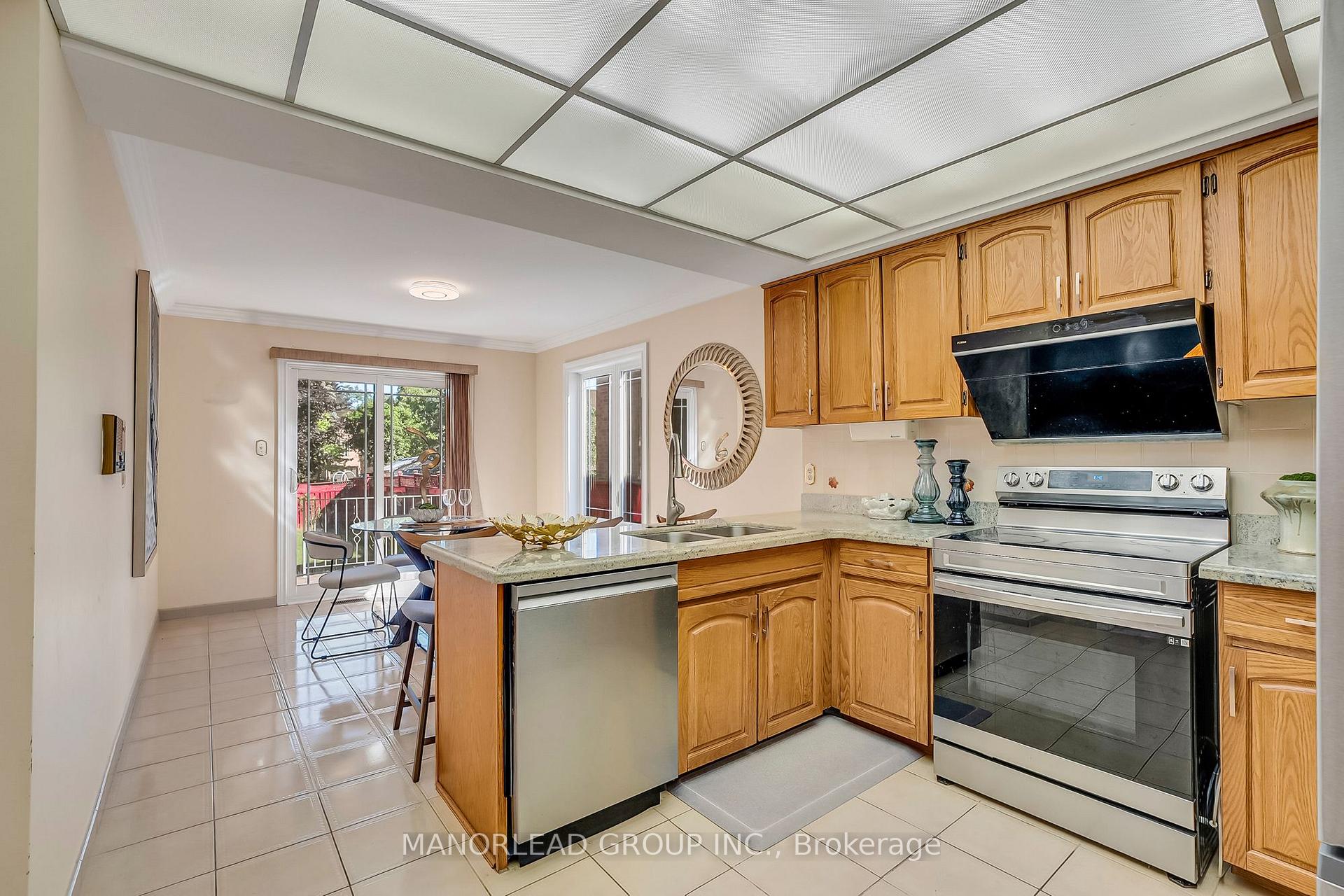 Photo 13 of 45 Aitken Circle, Markham, Unionville — HOMEH