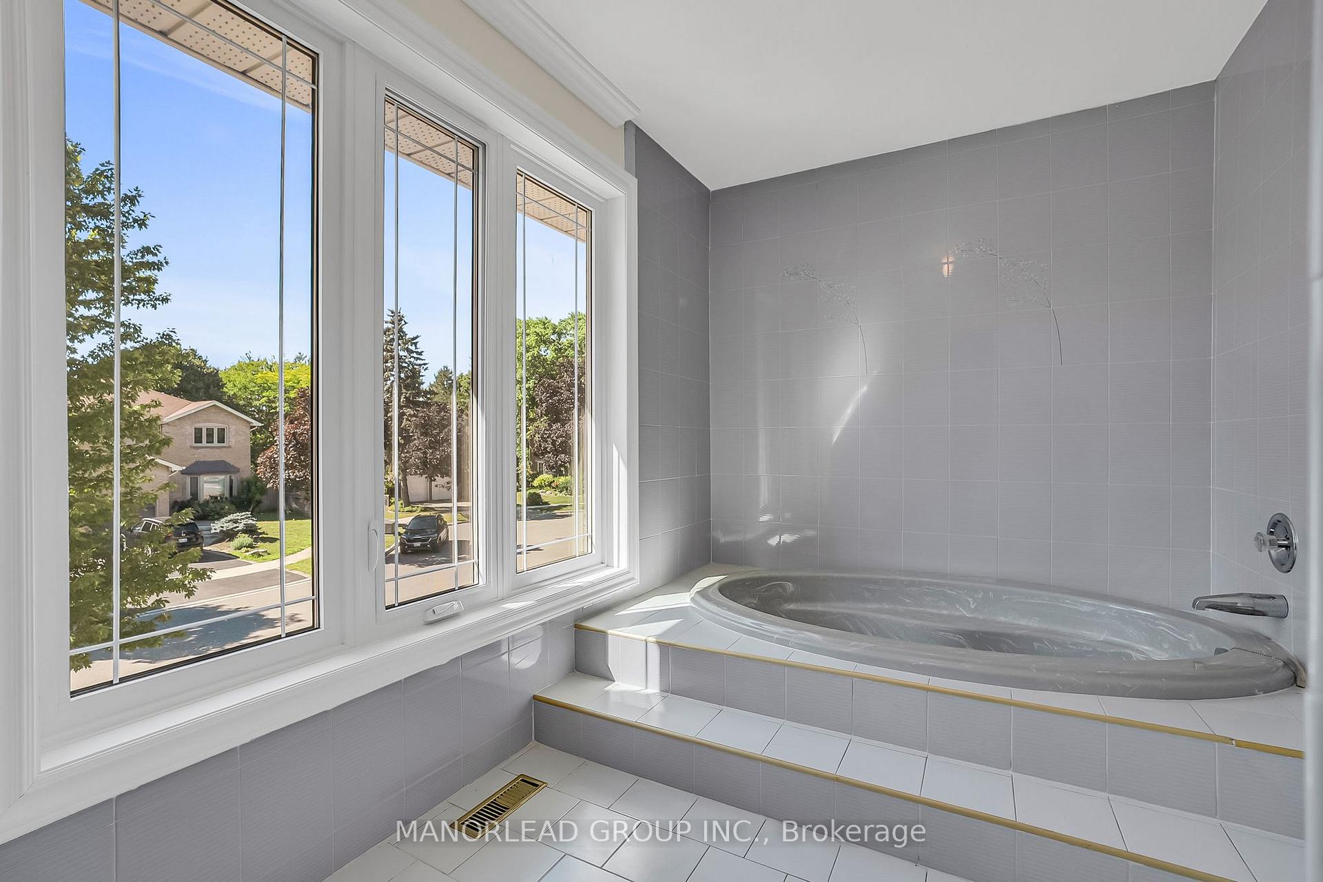 Photo 30 of 45 Aitken Circle, Markham, Unionville — HOMEH